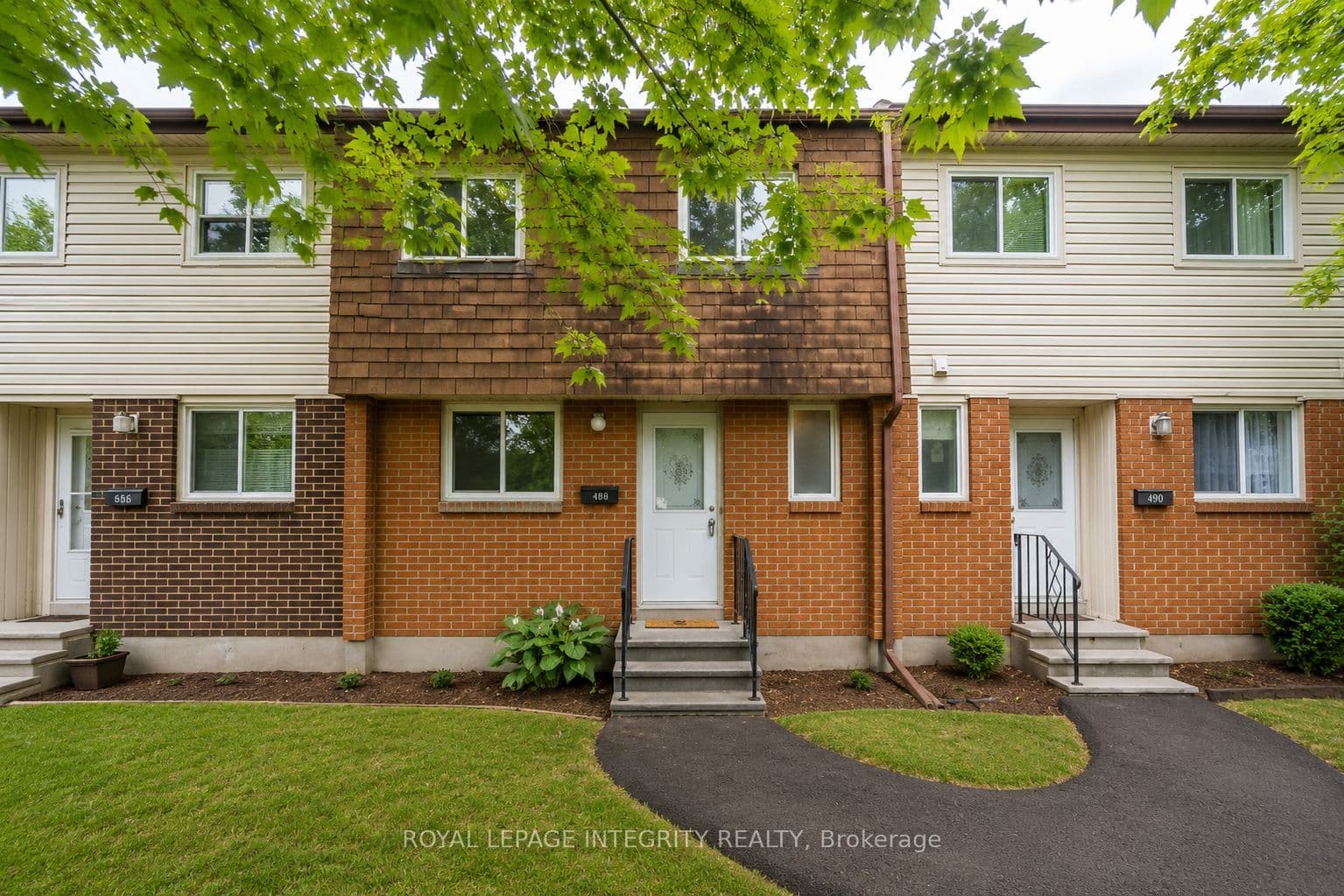 Unit B 46 FORESTER Crescent photo 1