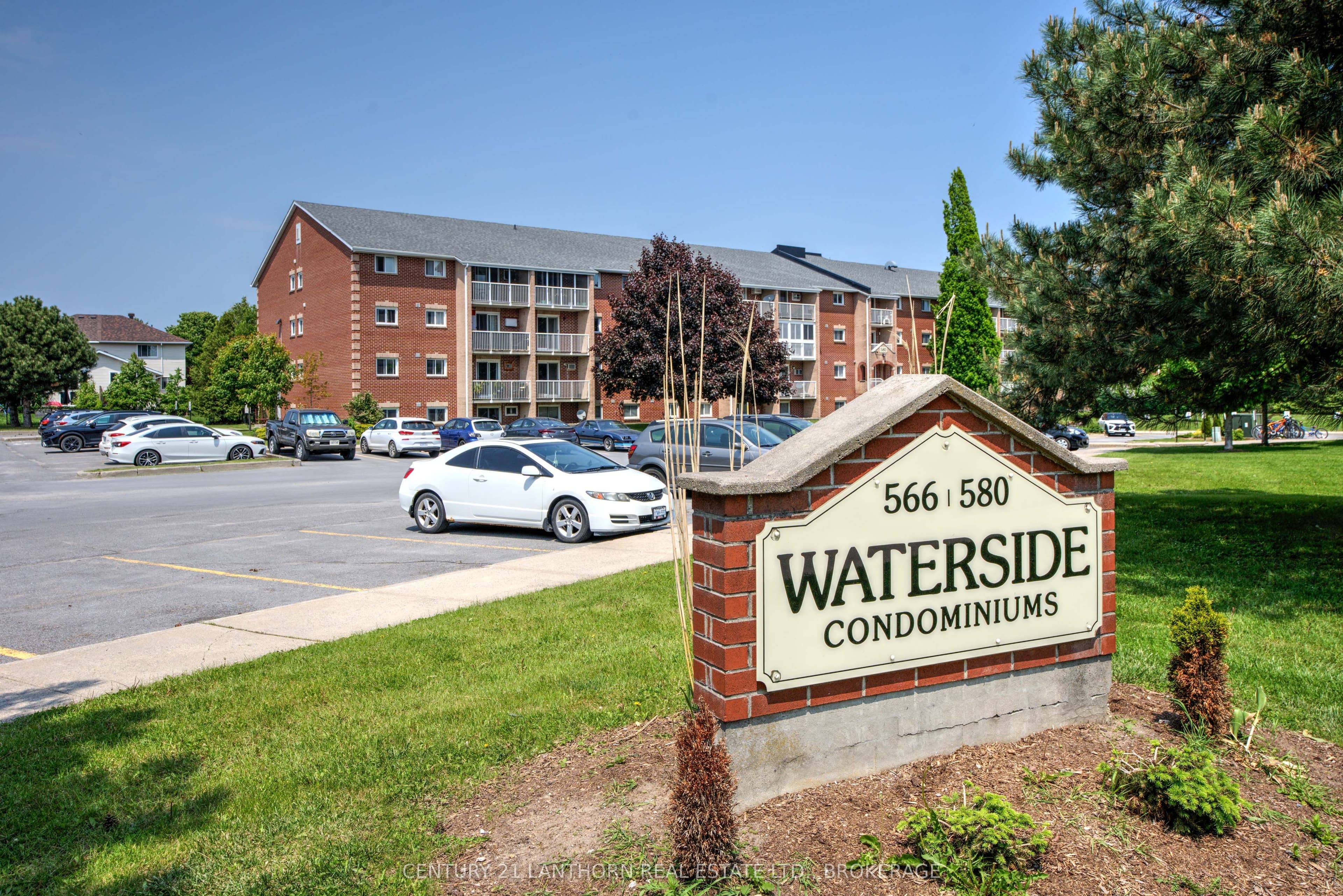 Unit 309 580 Armstrong Road photo 1
