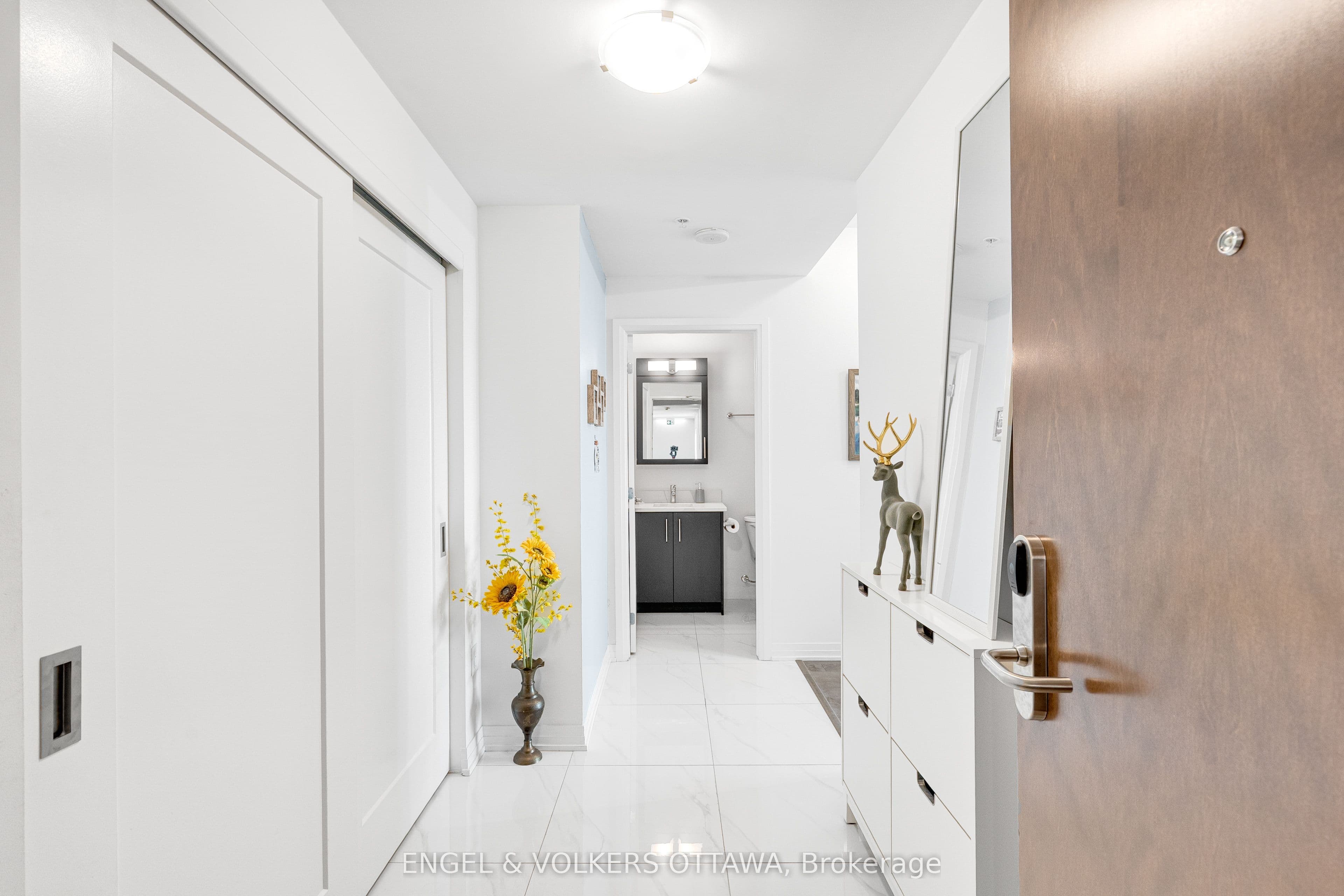 Unit 3602 805 Carling Avenue photo 1