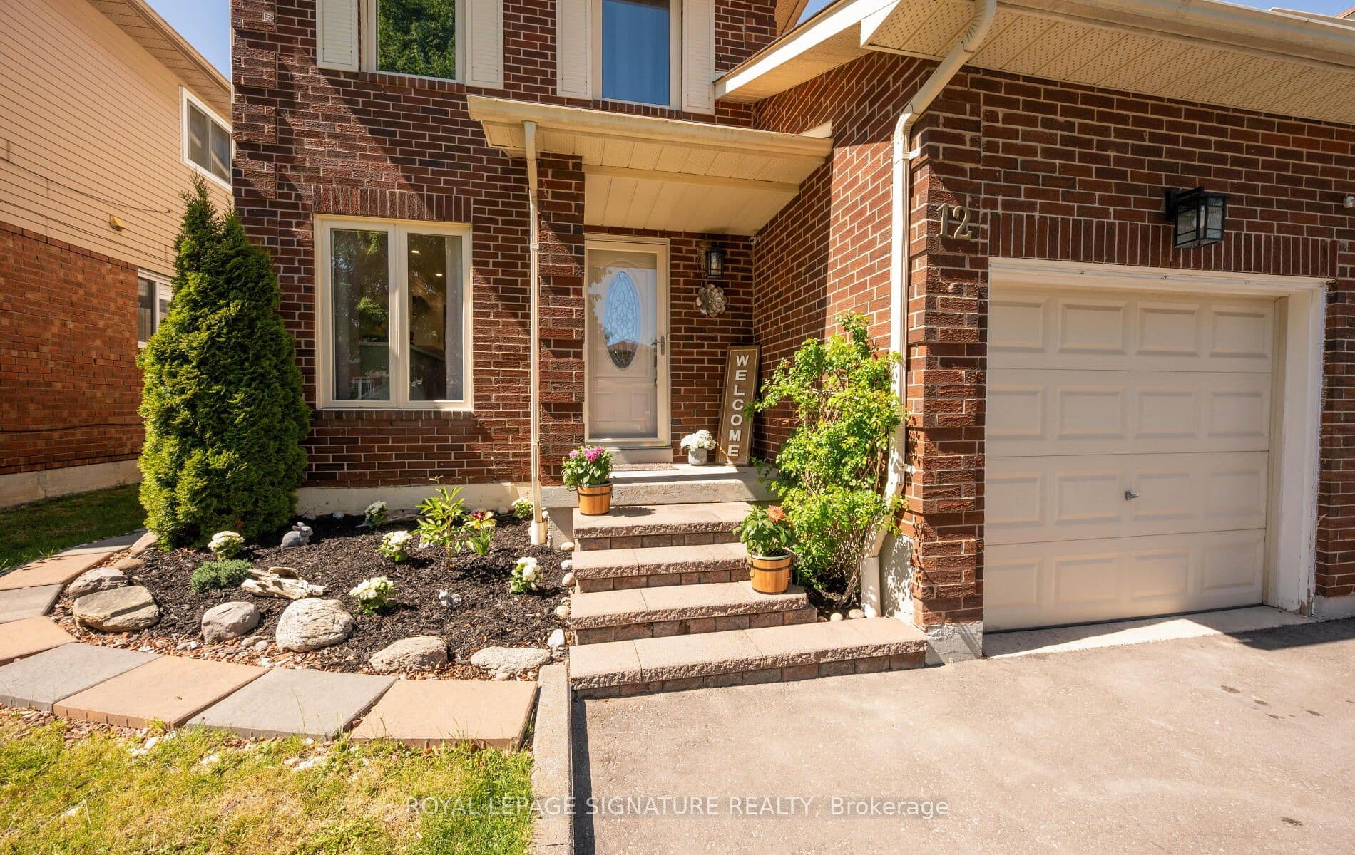12 Hewitt Crescent photo 1