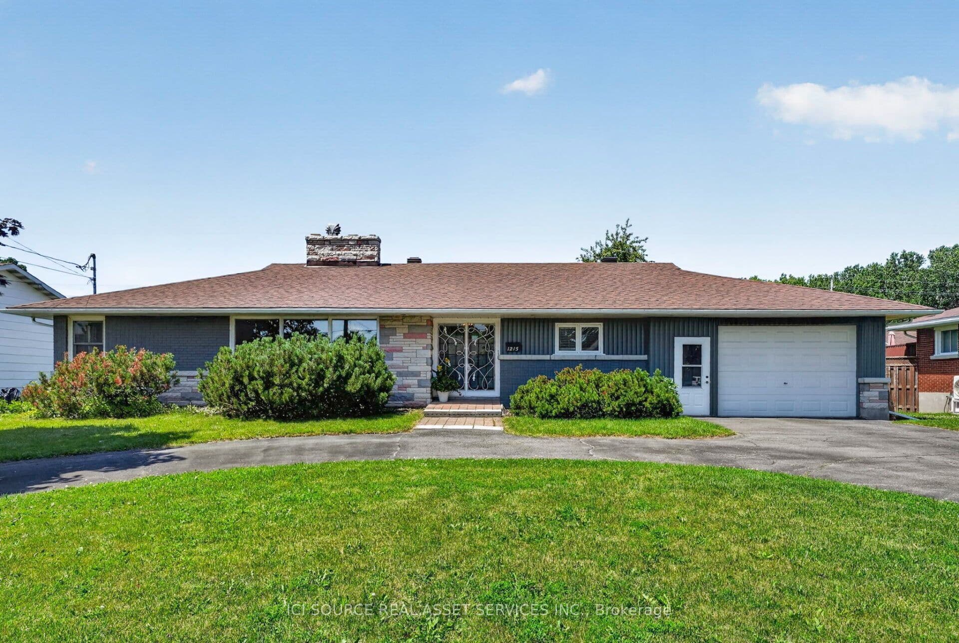 1215 Princess Street photo 1