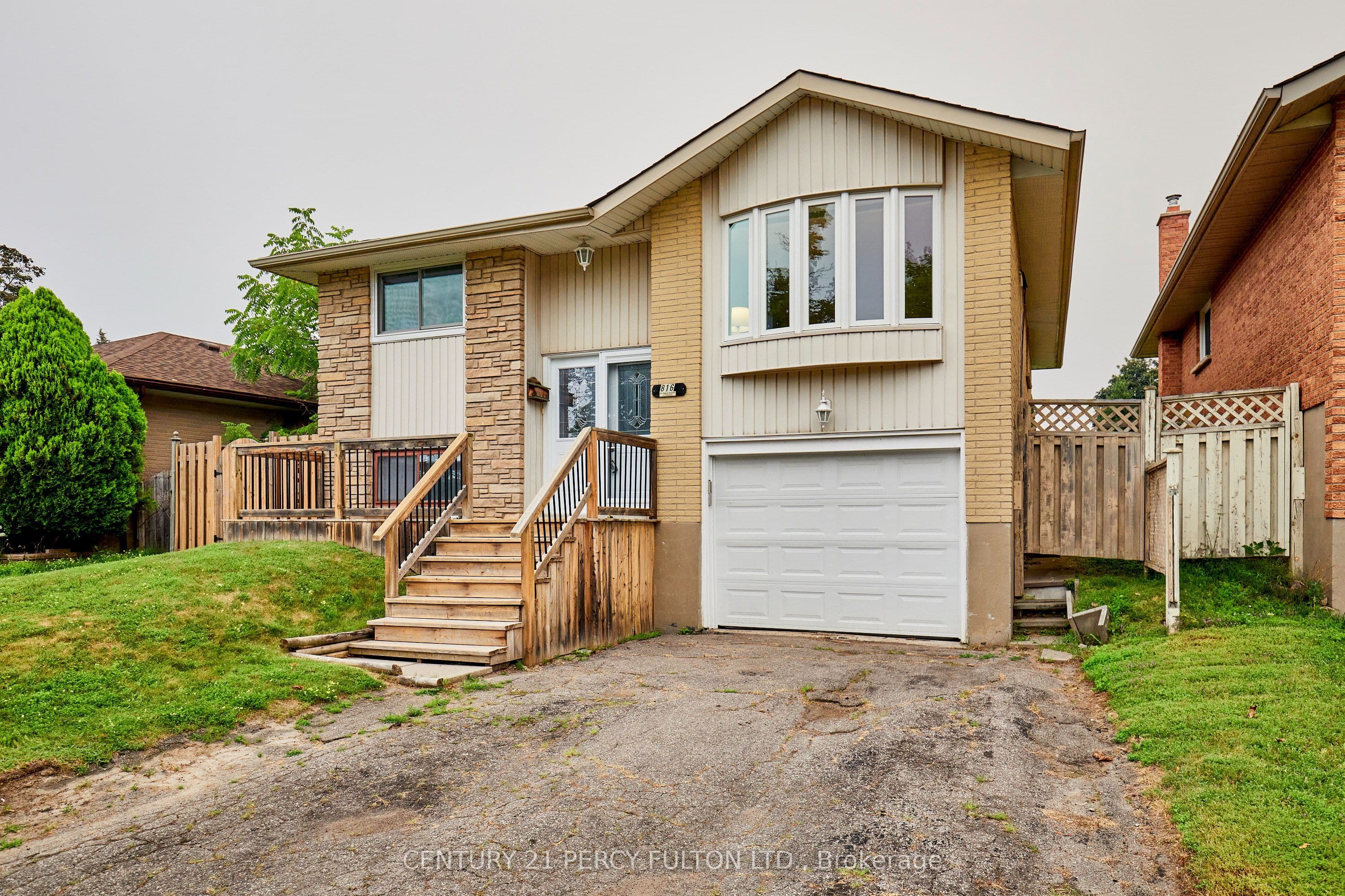 816 Carnaby Crescent photo 1