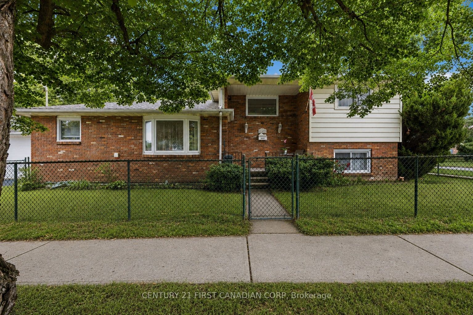 184 Durand Street photo 1