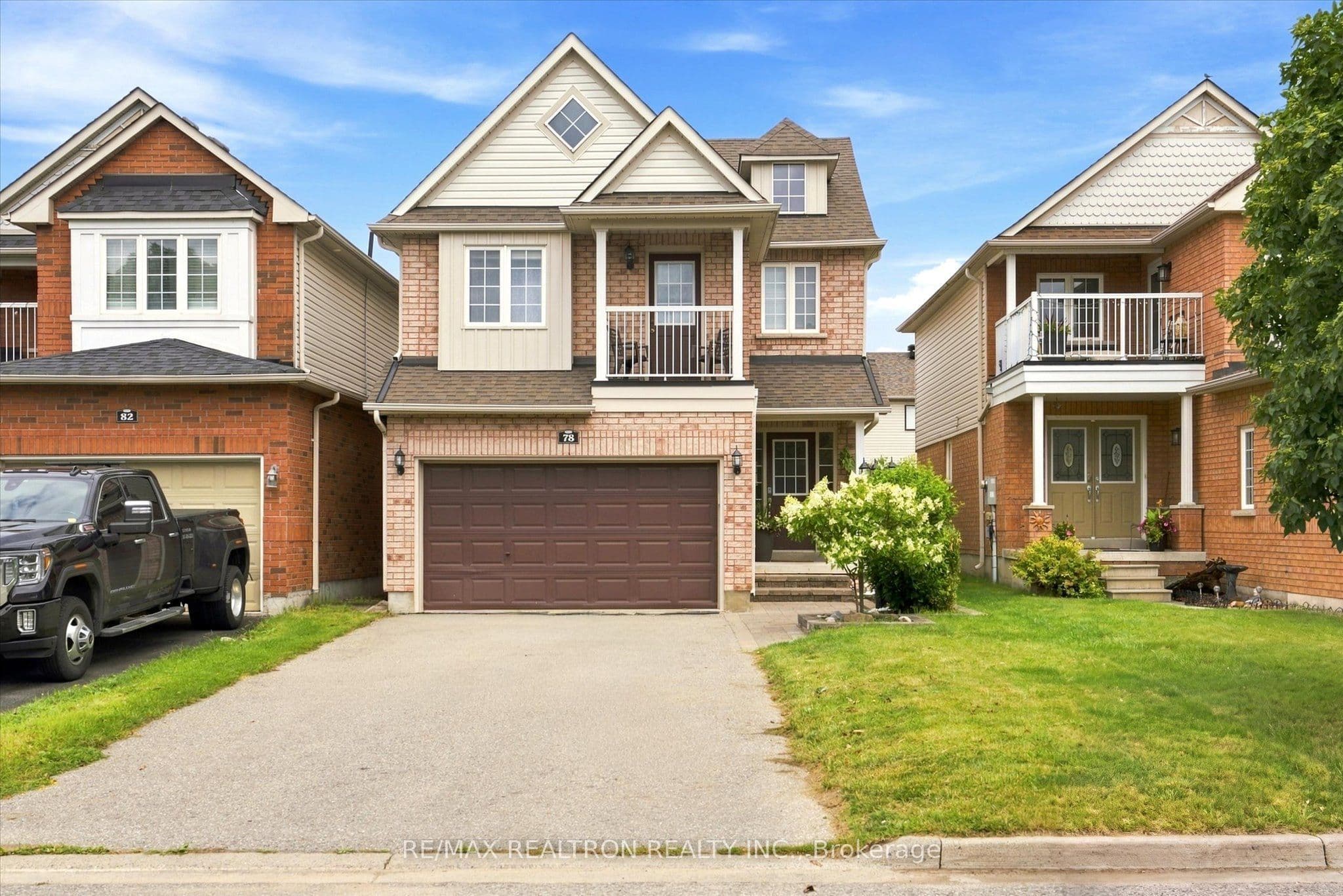 78 Hutton Place photo 1