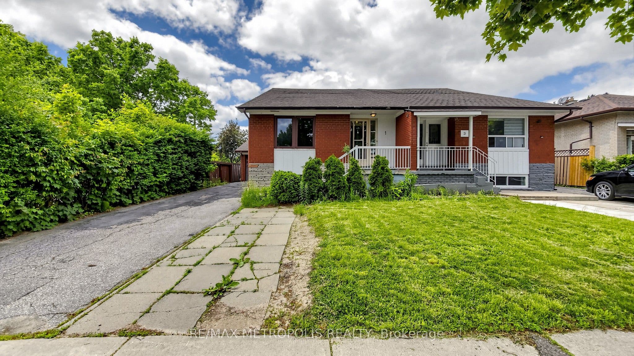1 Council Crescent photo 1