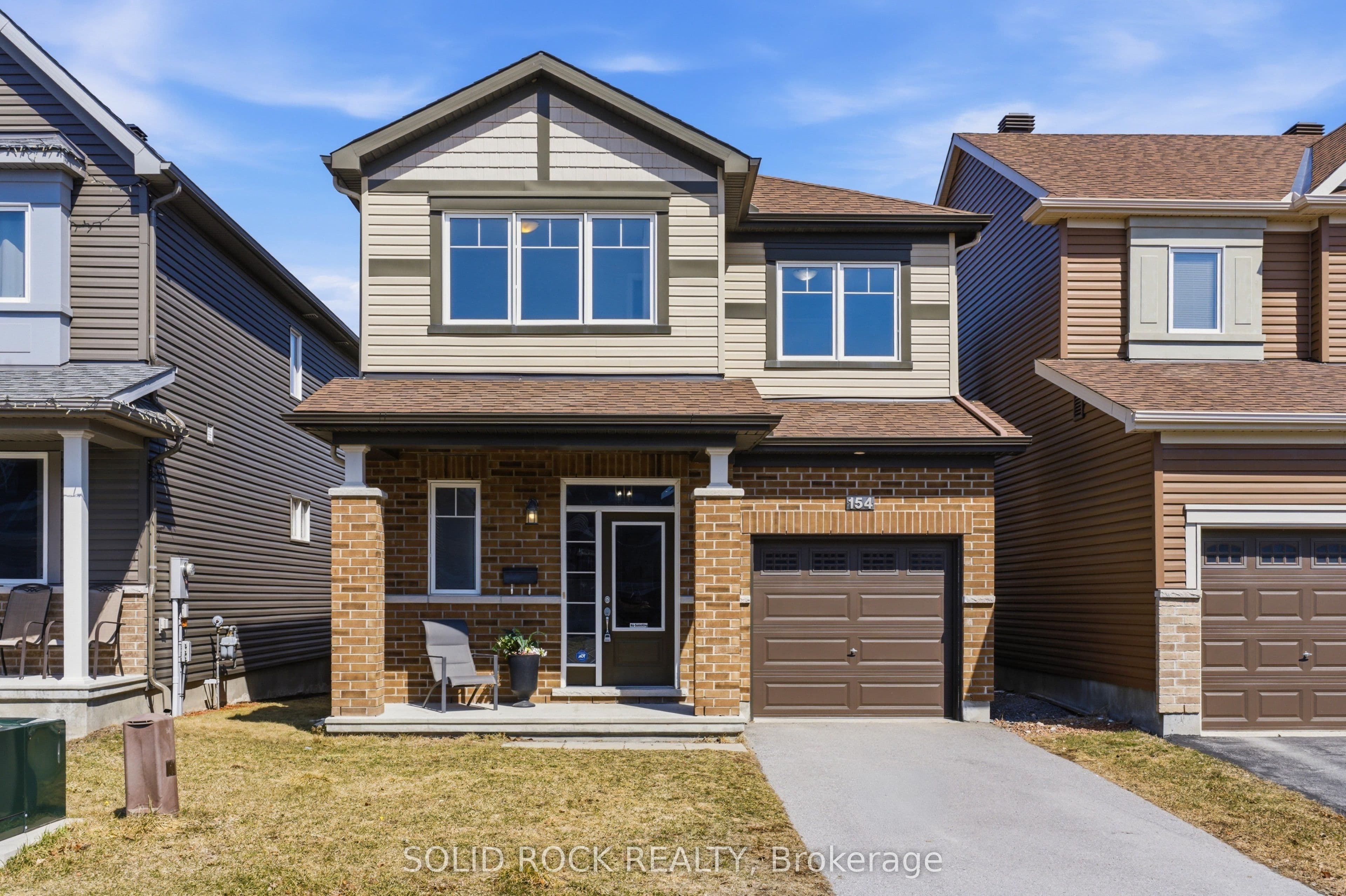154 Westover Crescent photo 1