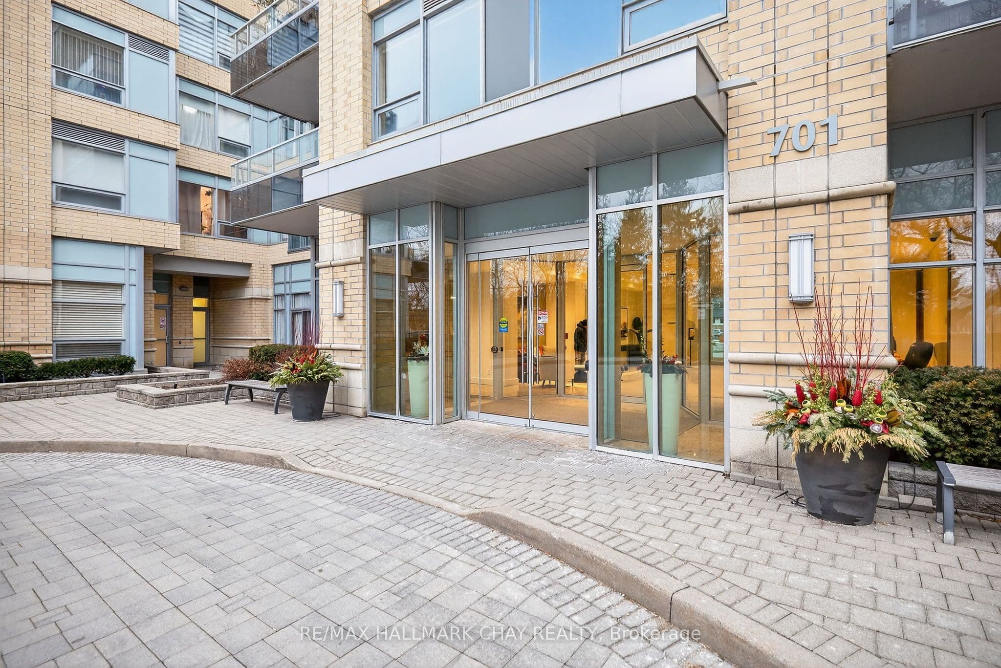 Unit 108 701 Sheppard Avenue photo 1