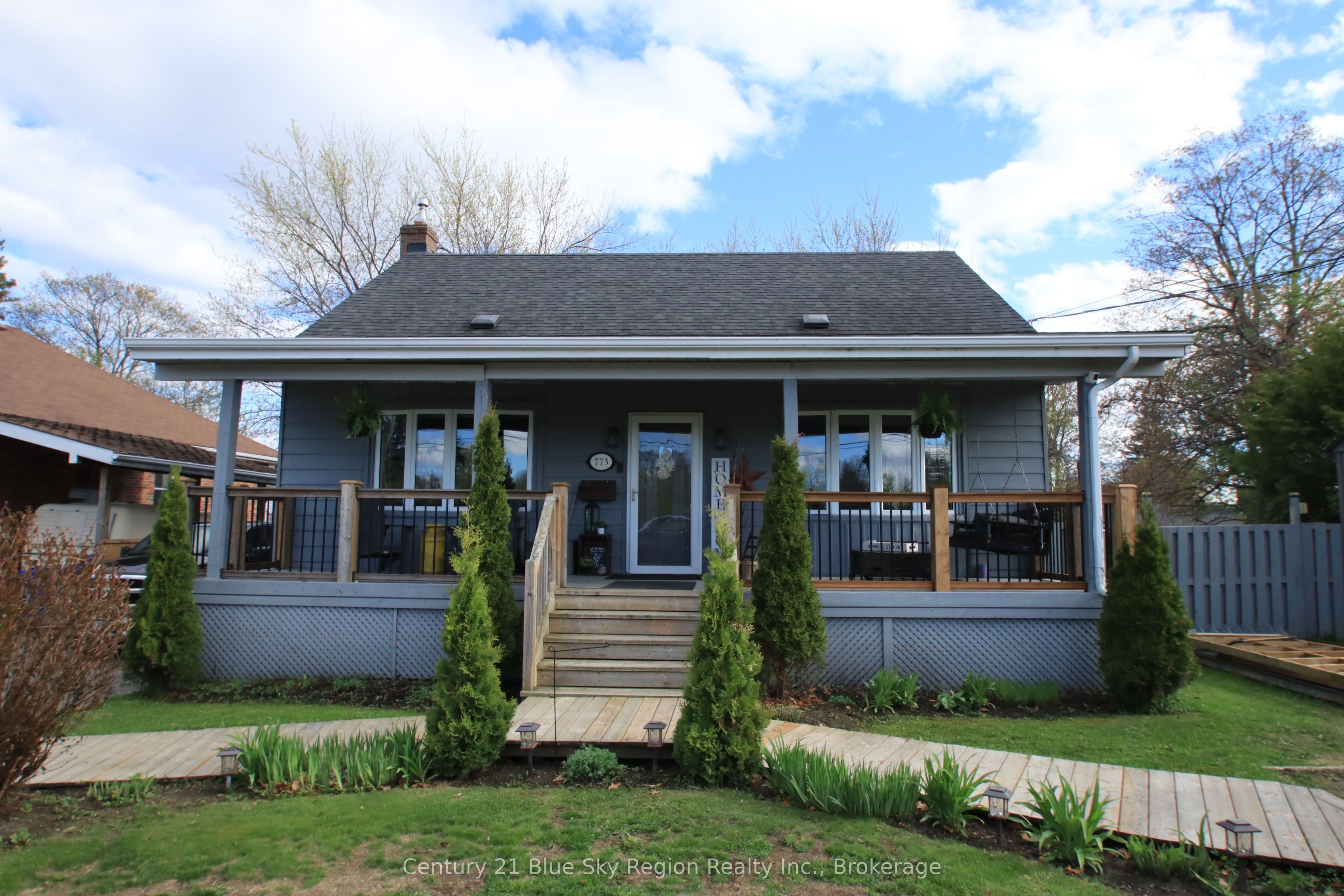 773 Scollard Street photo 1