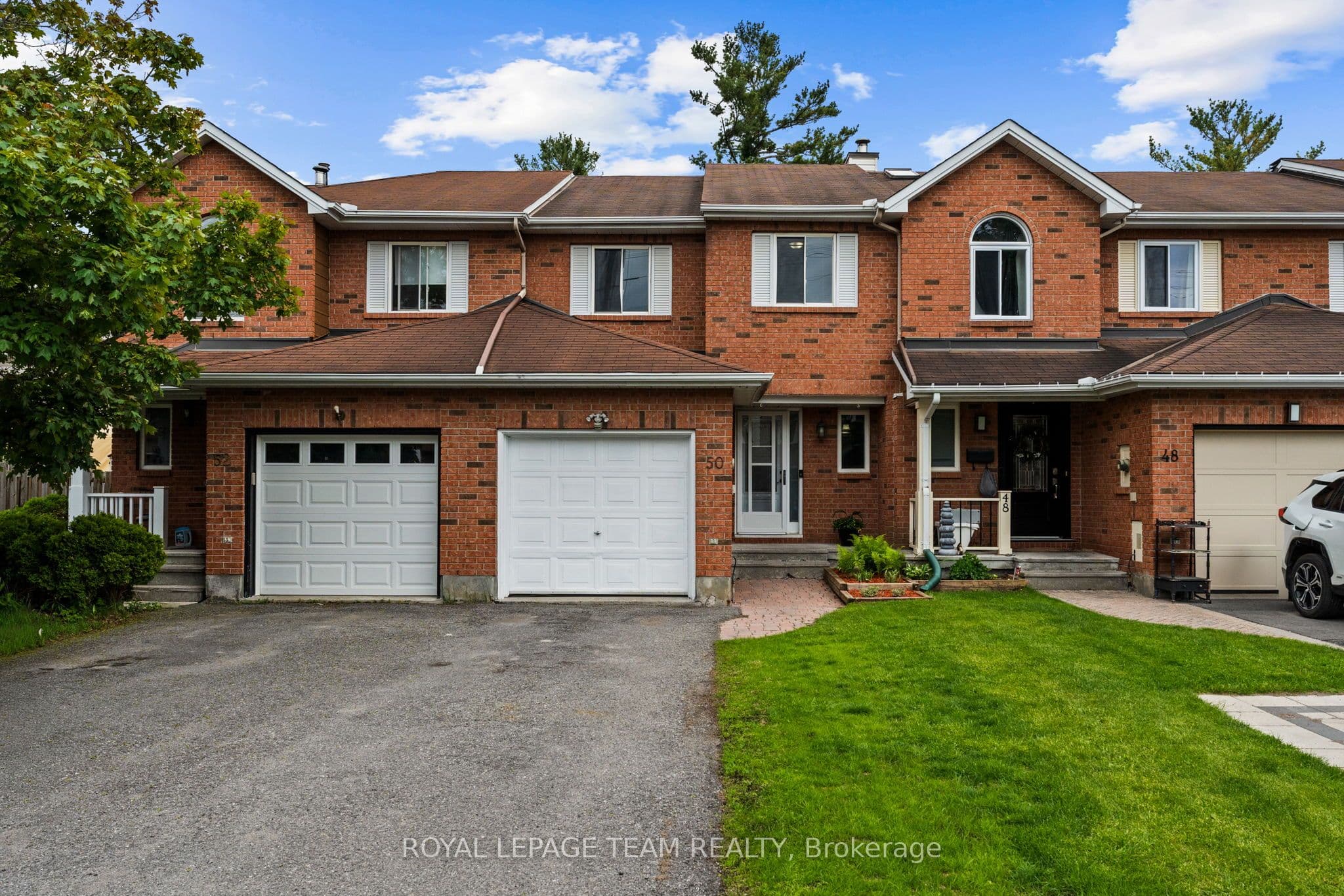 50 Springcreek Crescent photo 1