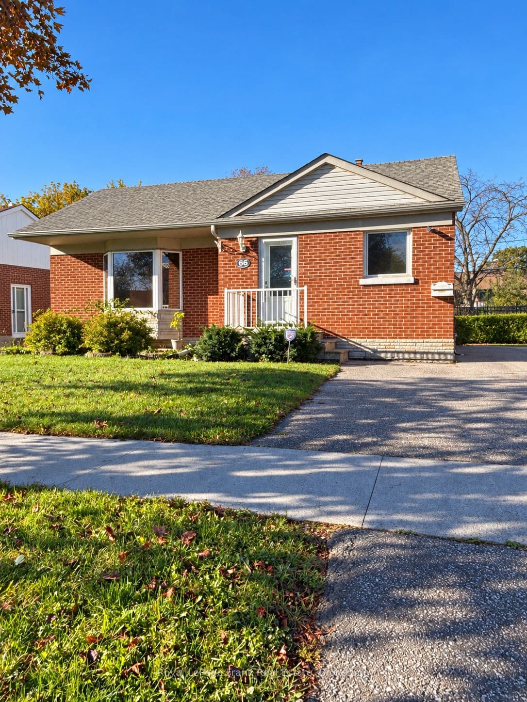 66 Admiral Road photo 1