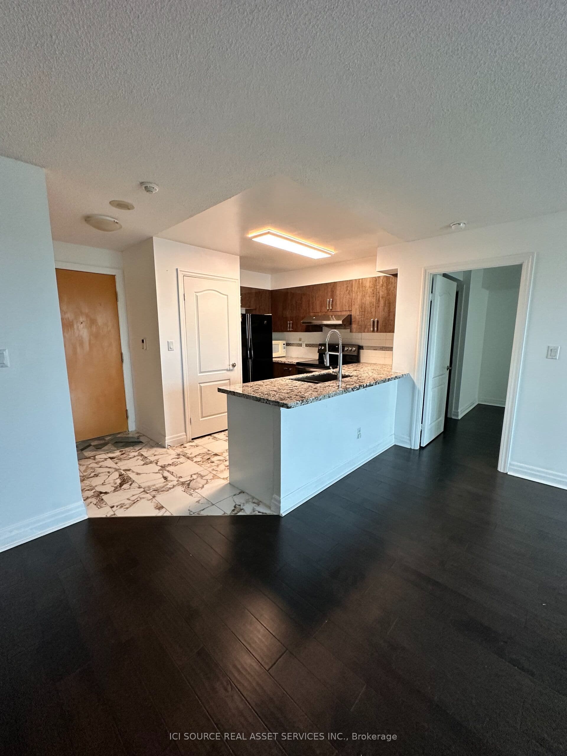 Unit 611 188 Doris Avenue photo 1