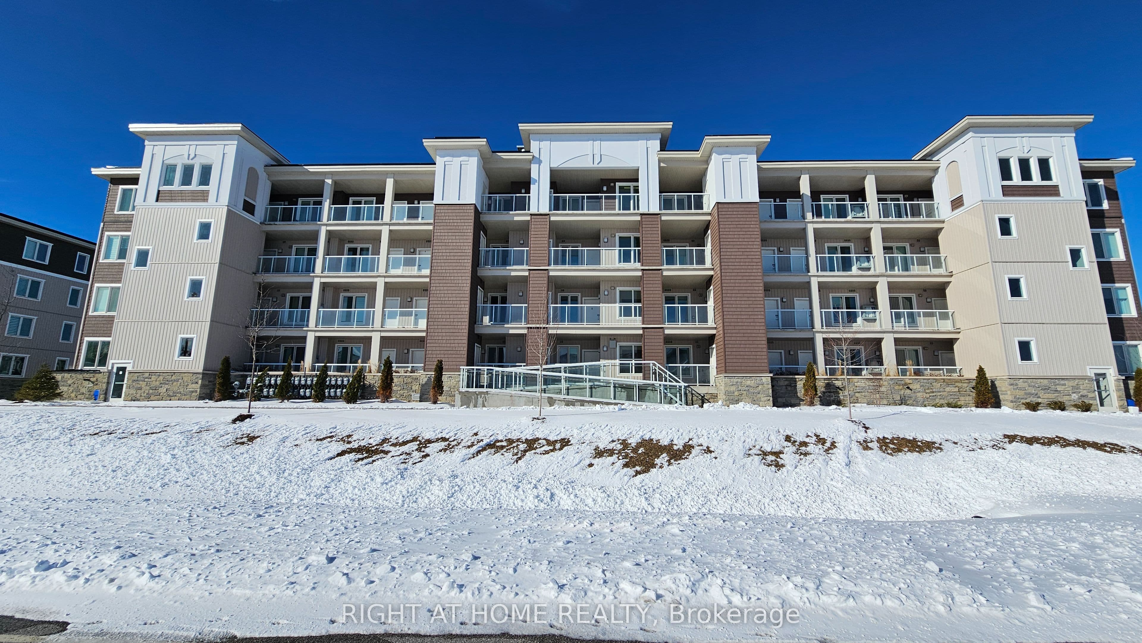Unit 314 5 SPOONER Crescent photo 1