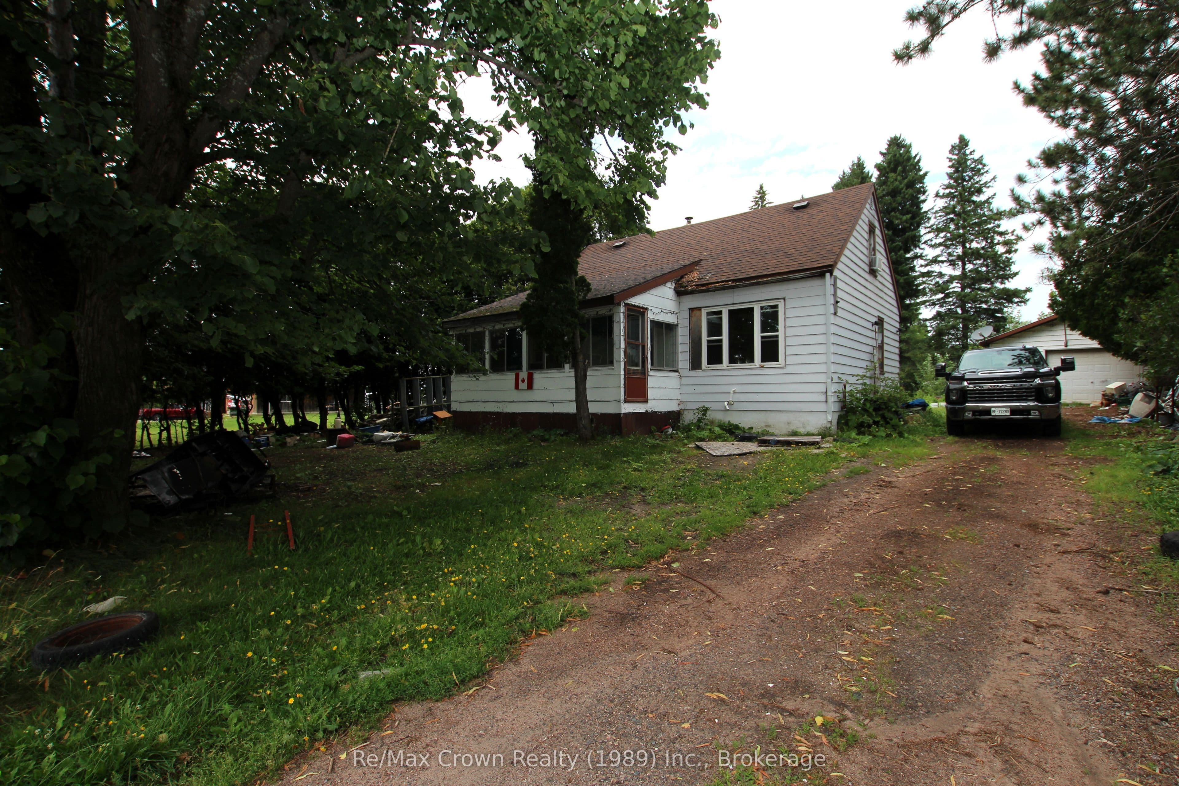 6958 534 Highway photo 1