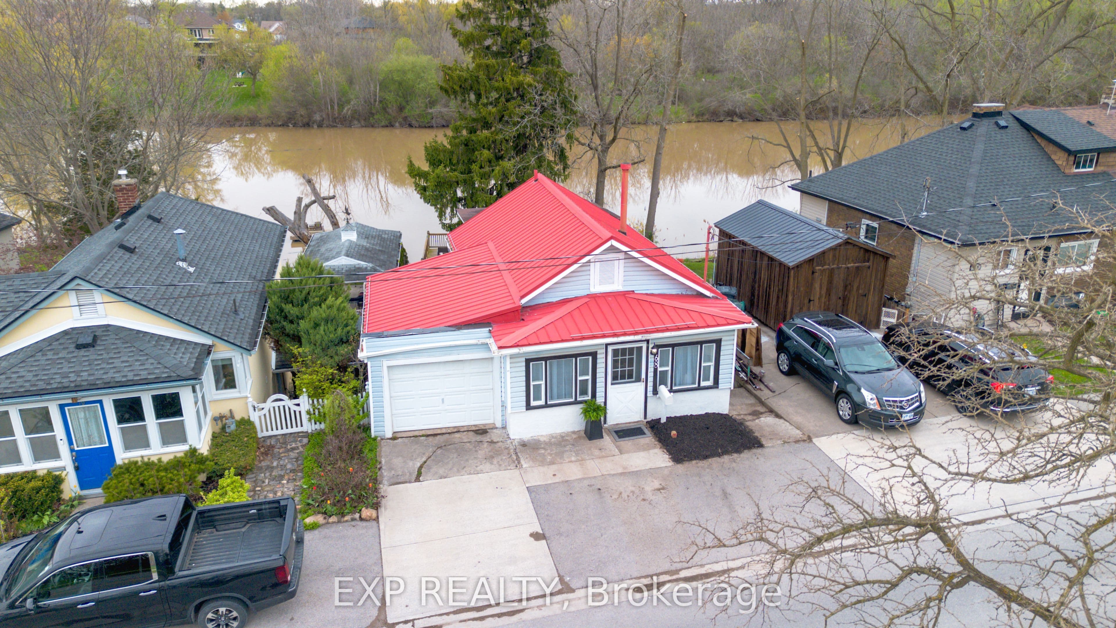68 Riverside Drive photo 1