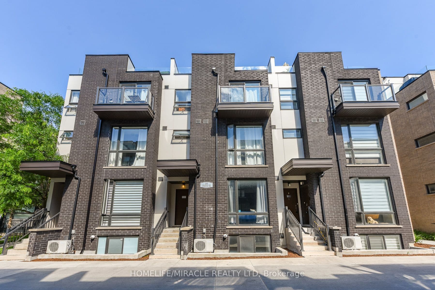 Unit 122 32 Fieldway Road photo 1