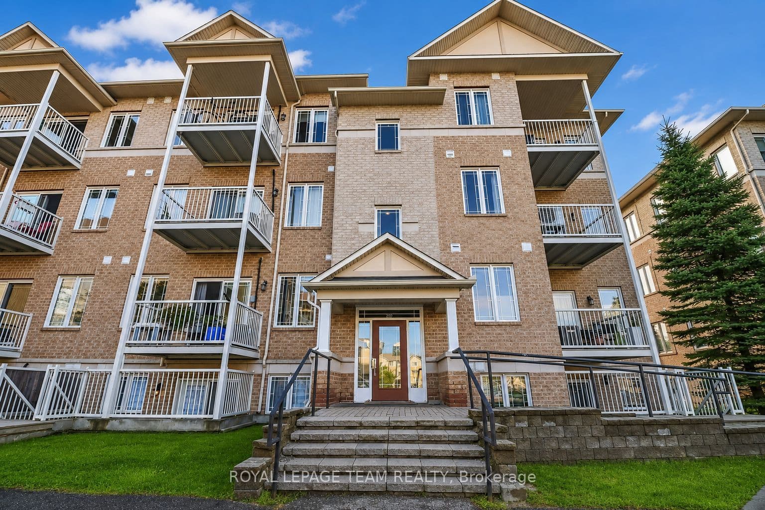 Unit 6 200 Paseo Private photo 1