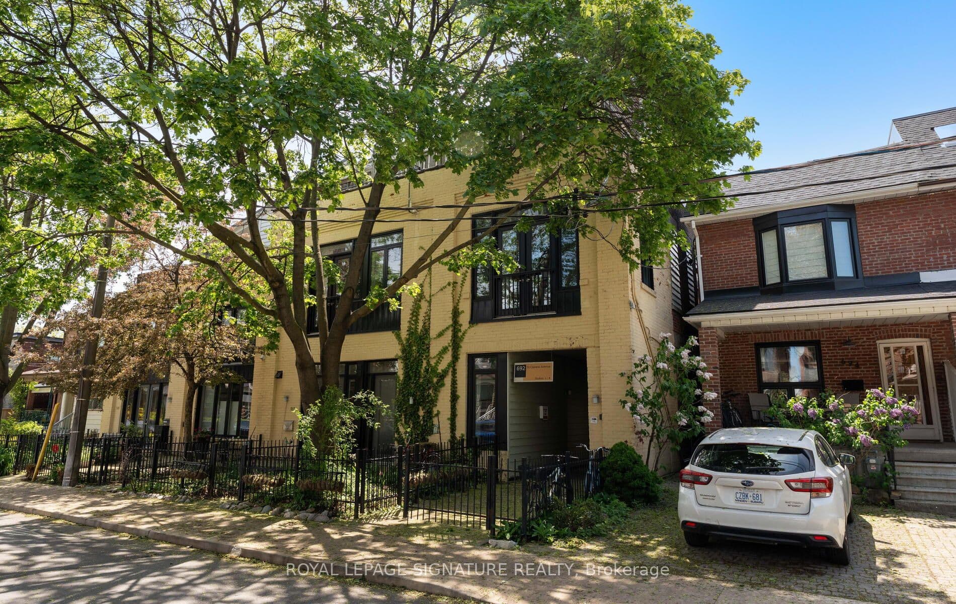 Unit 7 692 St. Clarens Avenue photo 1
