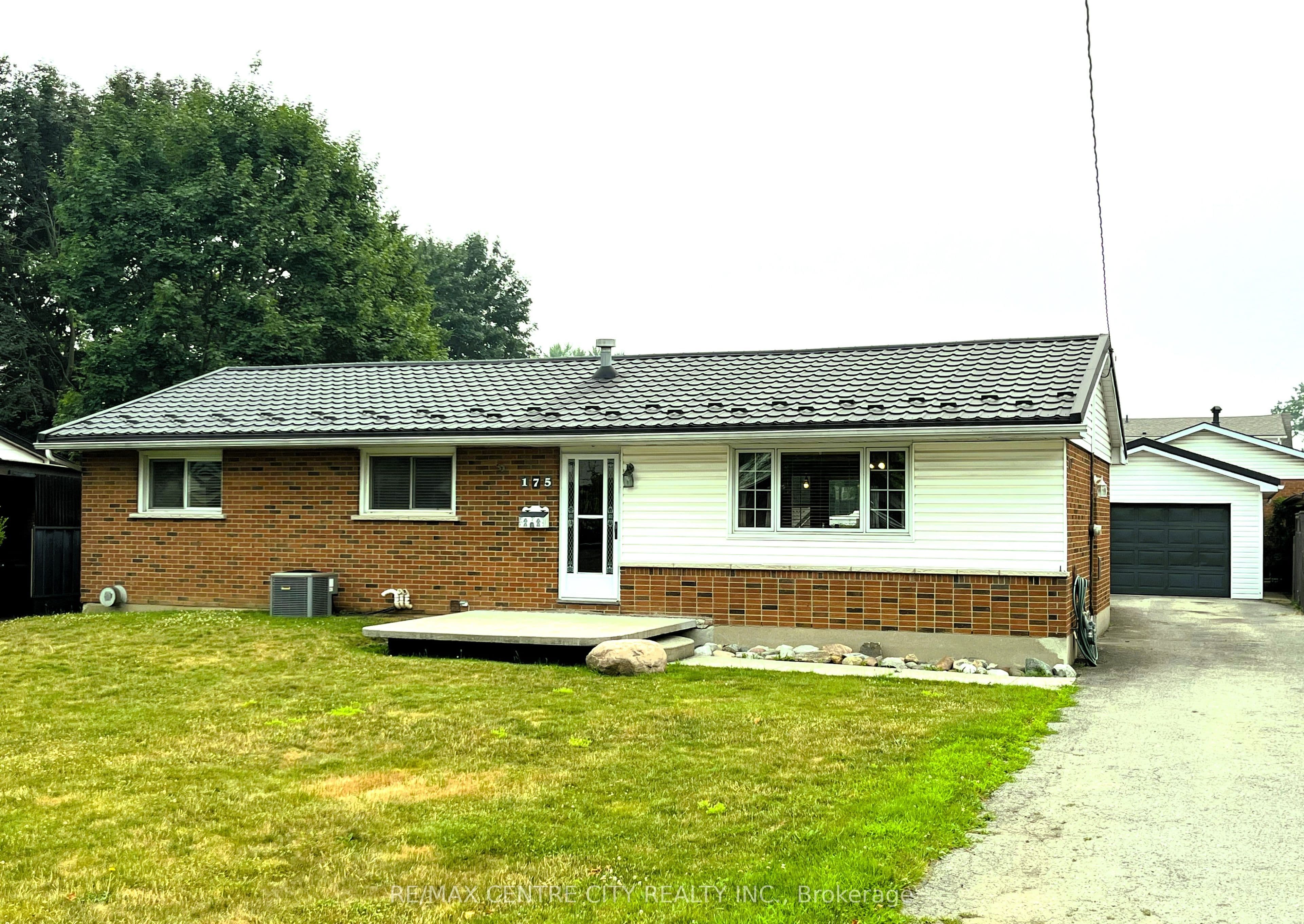 175 Bancroft Road photo 1