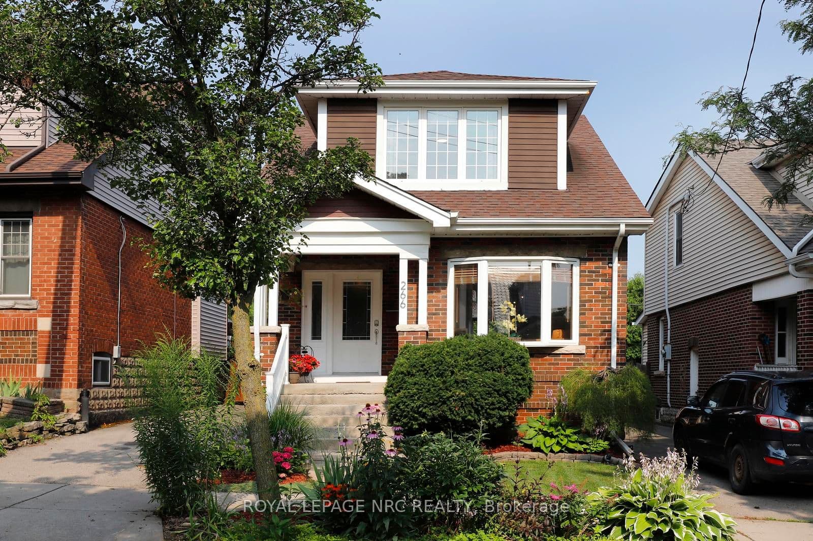 266 London Street photo 1