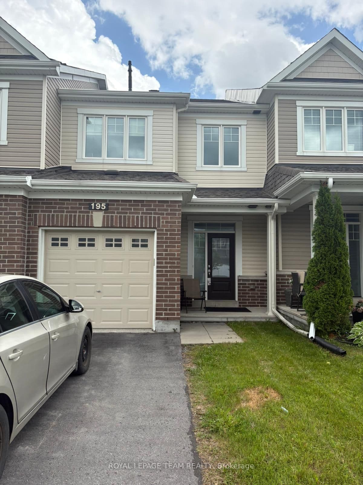 195 Kimpton Drive photo 1
