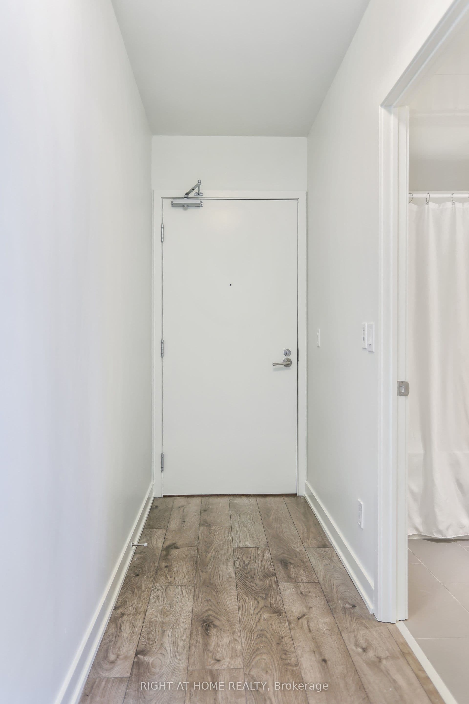 Unit # 1408, 2 Sonic Way photo 1
