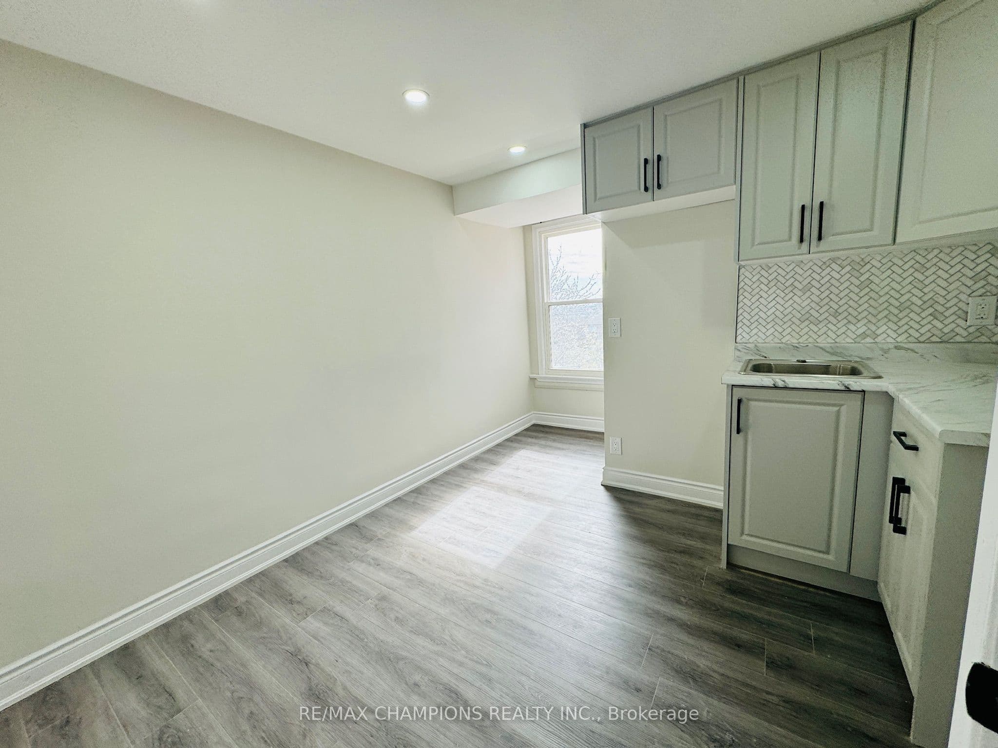Unit 2nd Flr 196 Caledonia Road photo 1