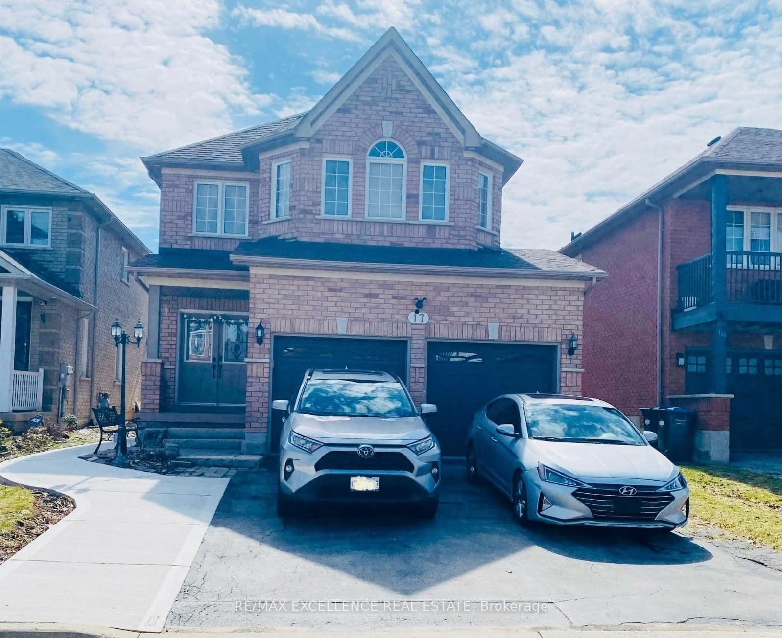 17 Fallstar Crescent photo 1