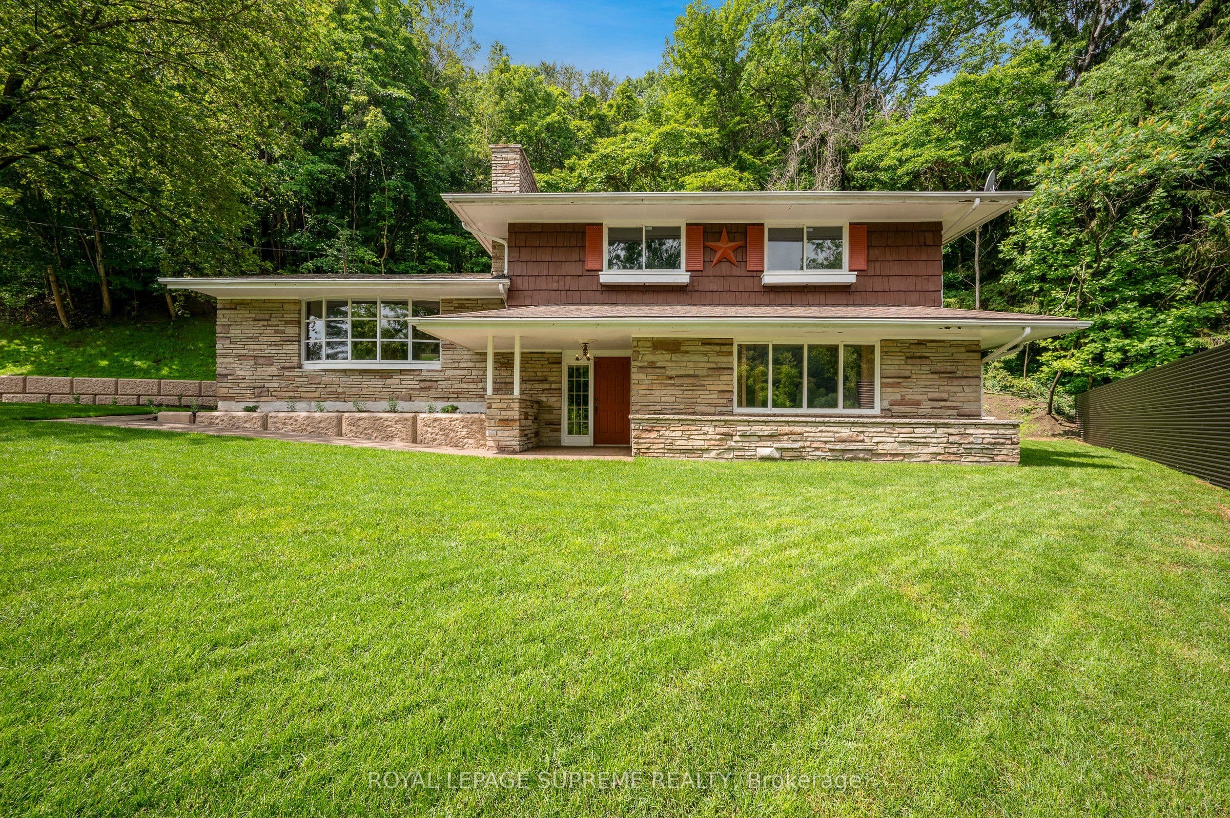2035 Hollow Road photo 1