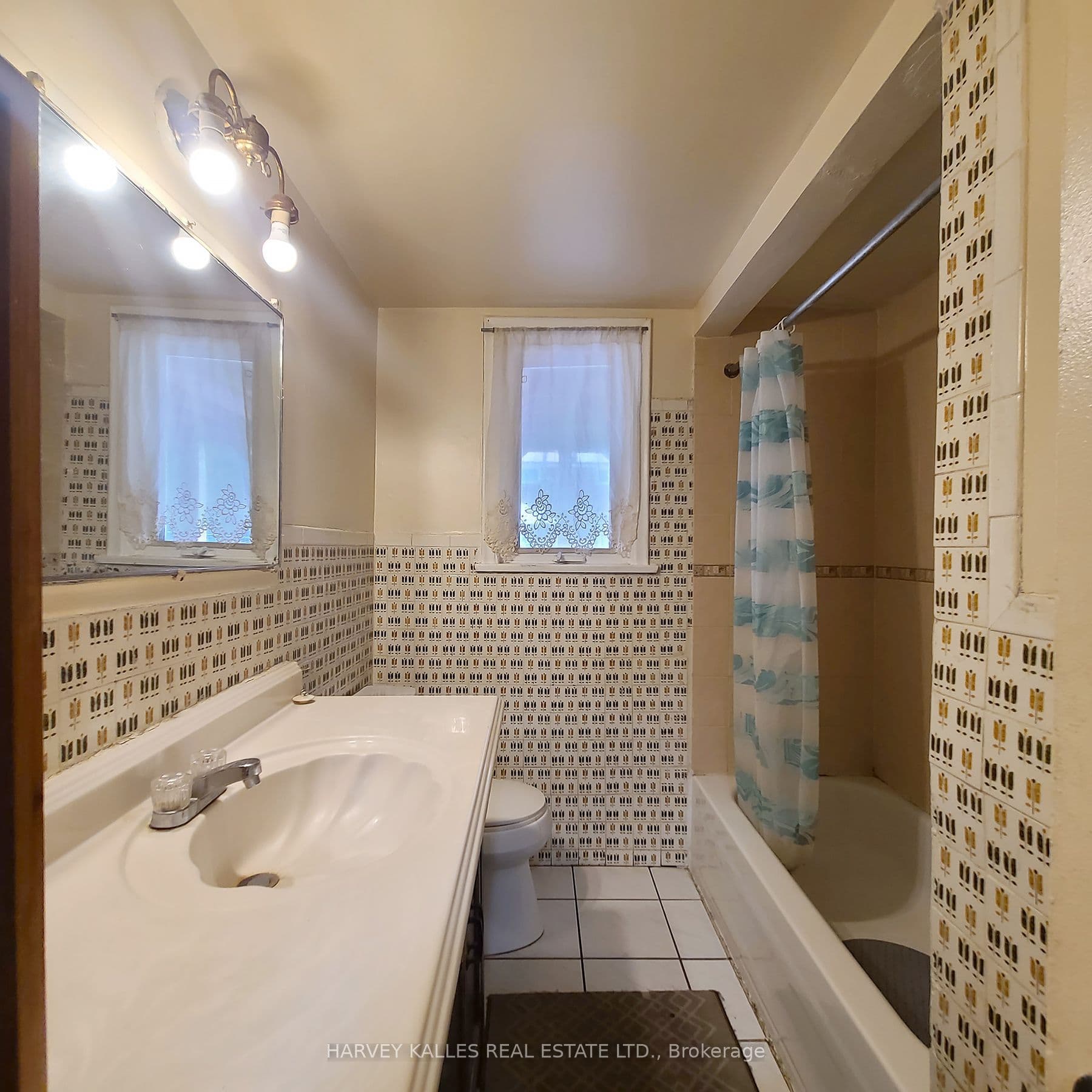 Unit Room # 3 8 Medford Avenue photo 1