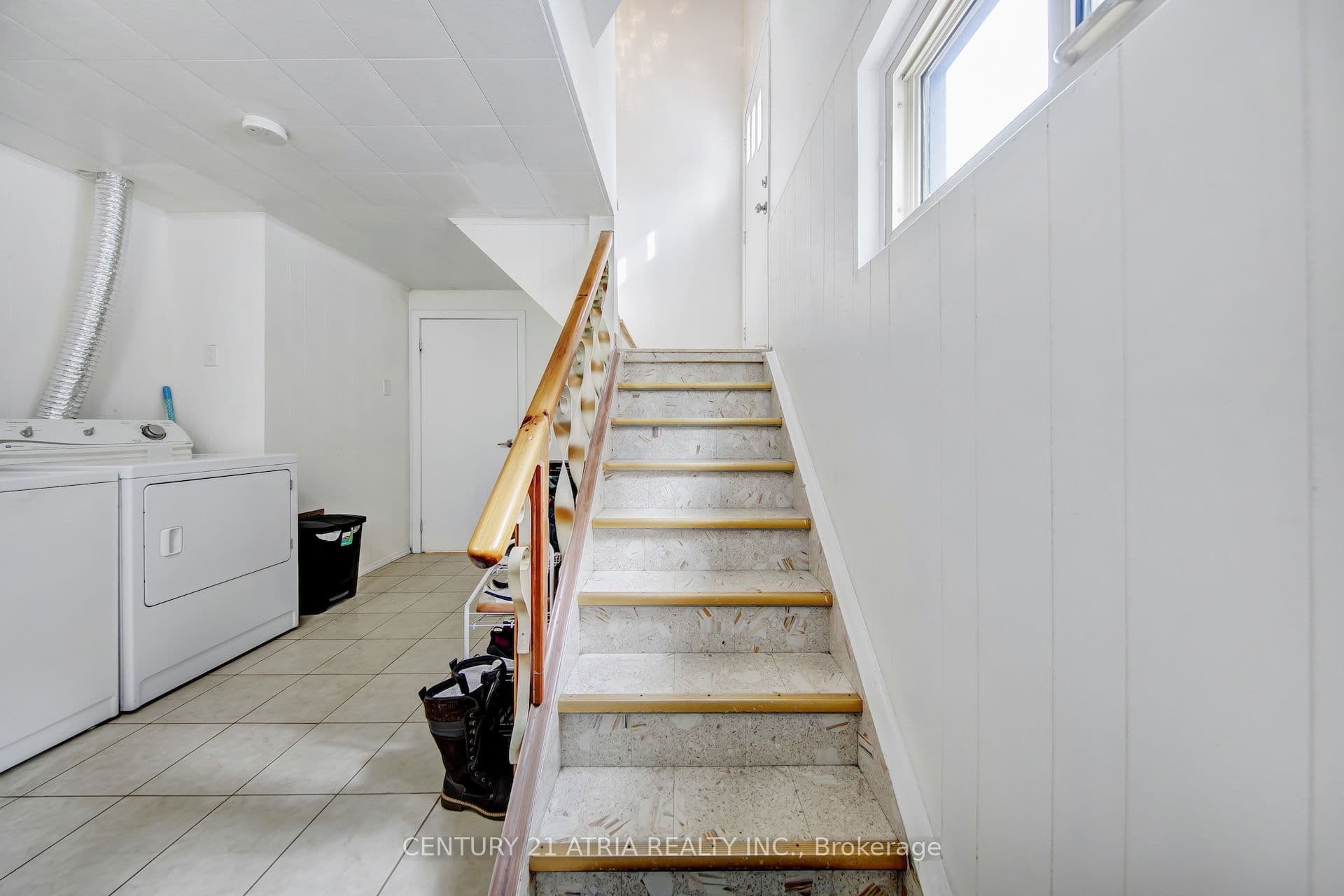 Unit Unit A 43 Aragon Avenue photo 1