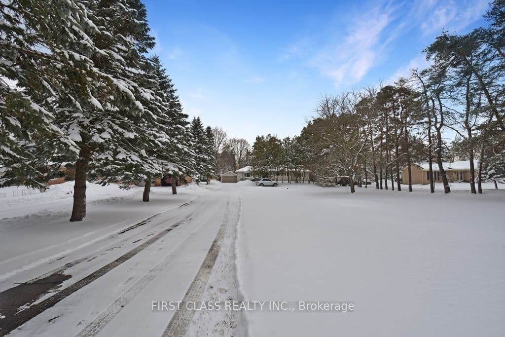 5373 Aurora Road photo 1