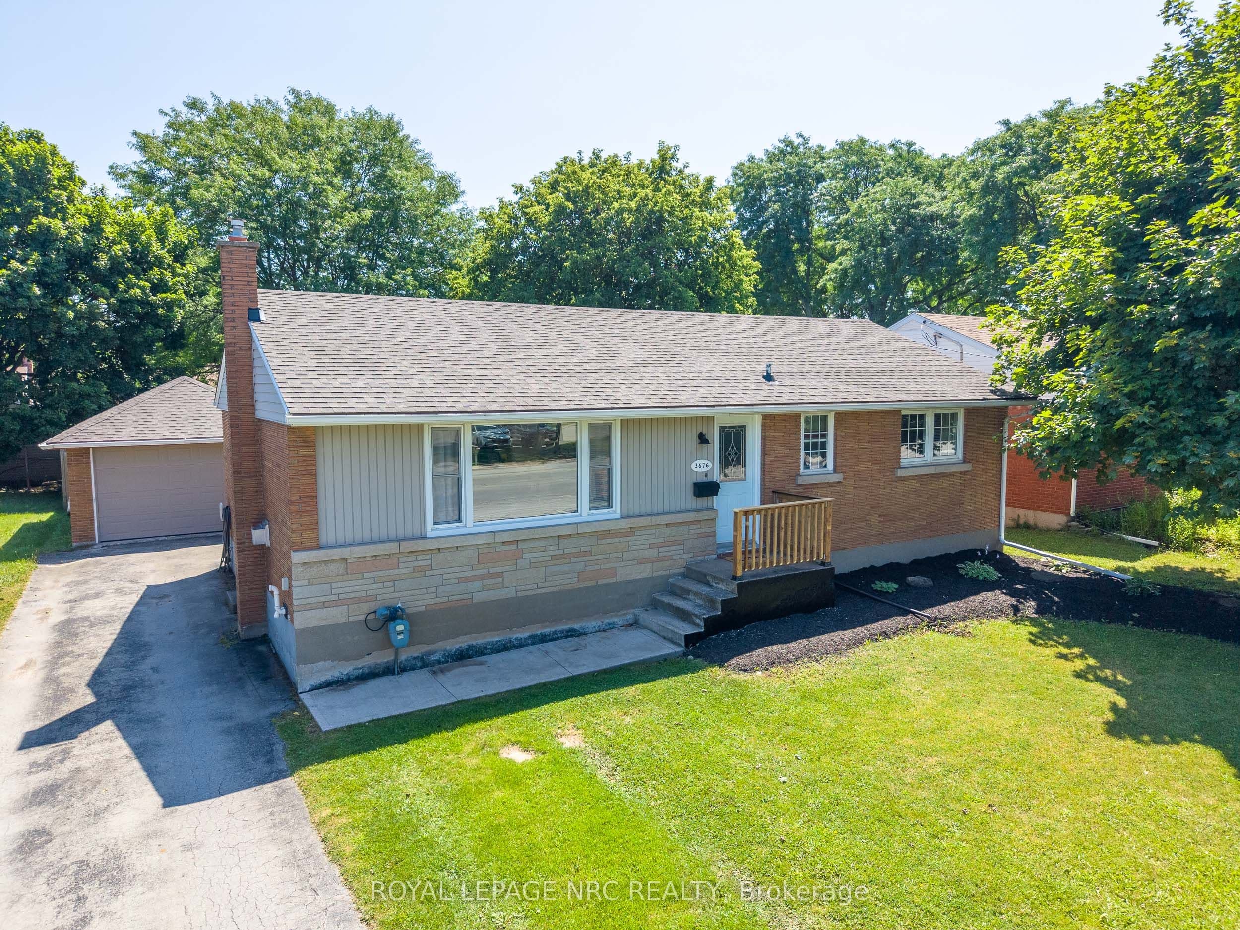 3676 Dorchester Road photo 1