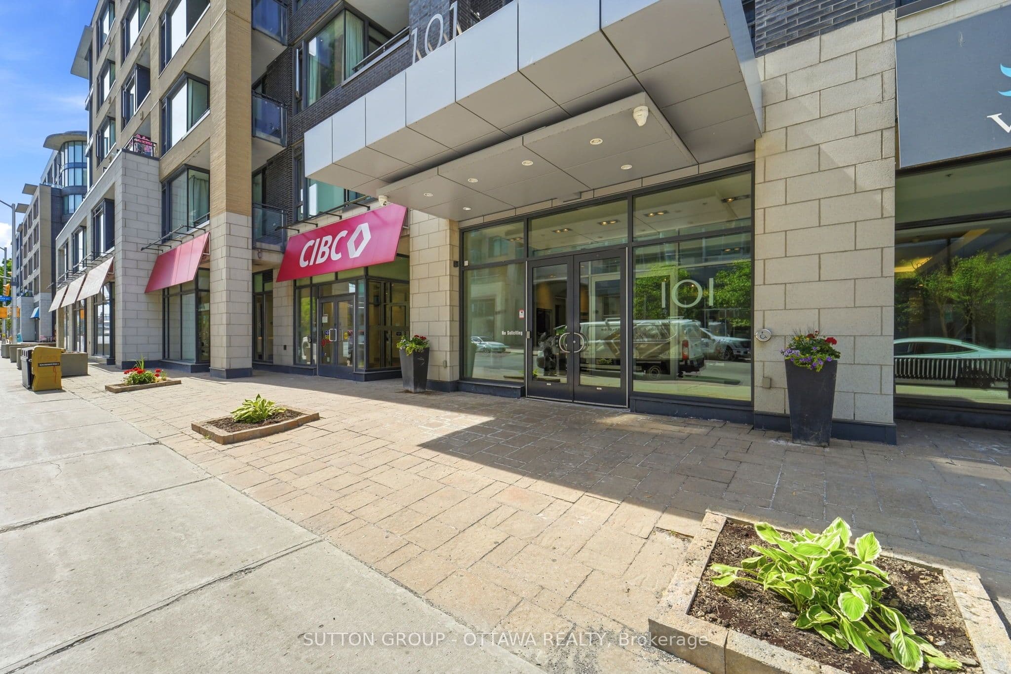 Unit 110 101 Richmond Road photo 1