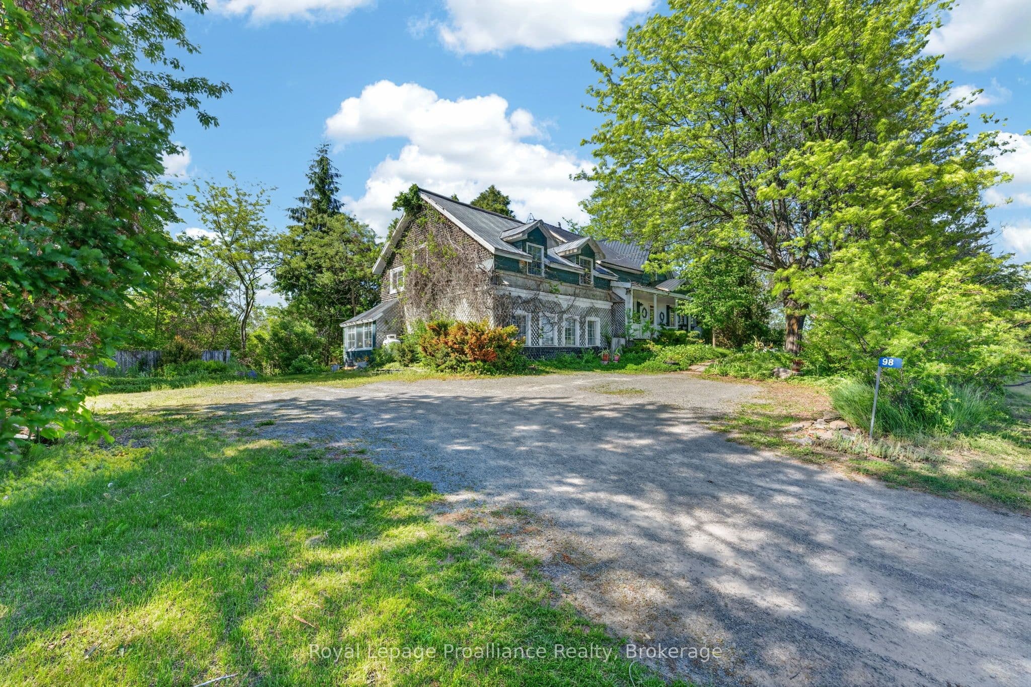 98 Frankford Road photo 1