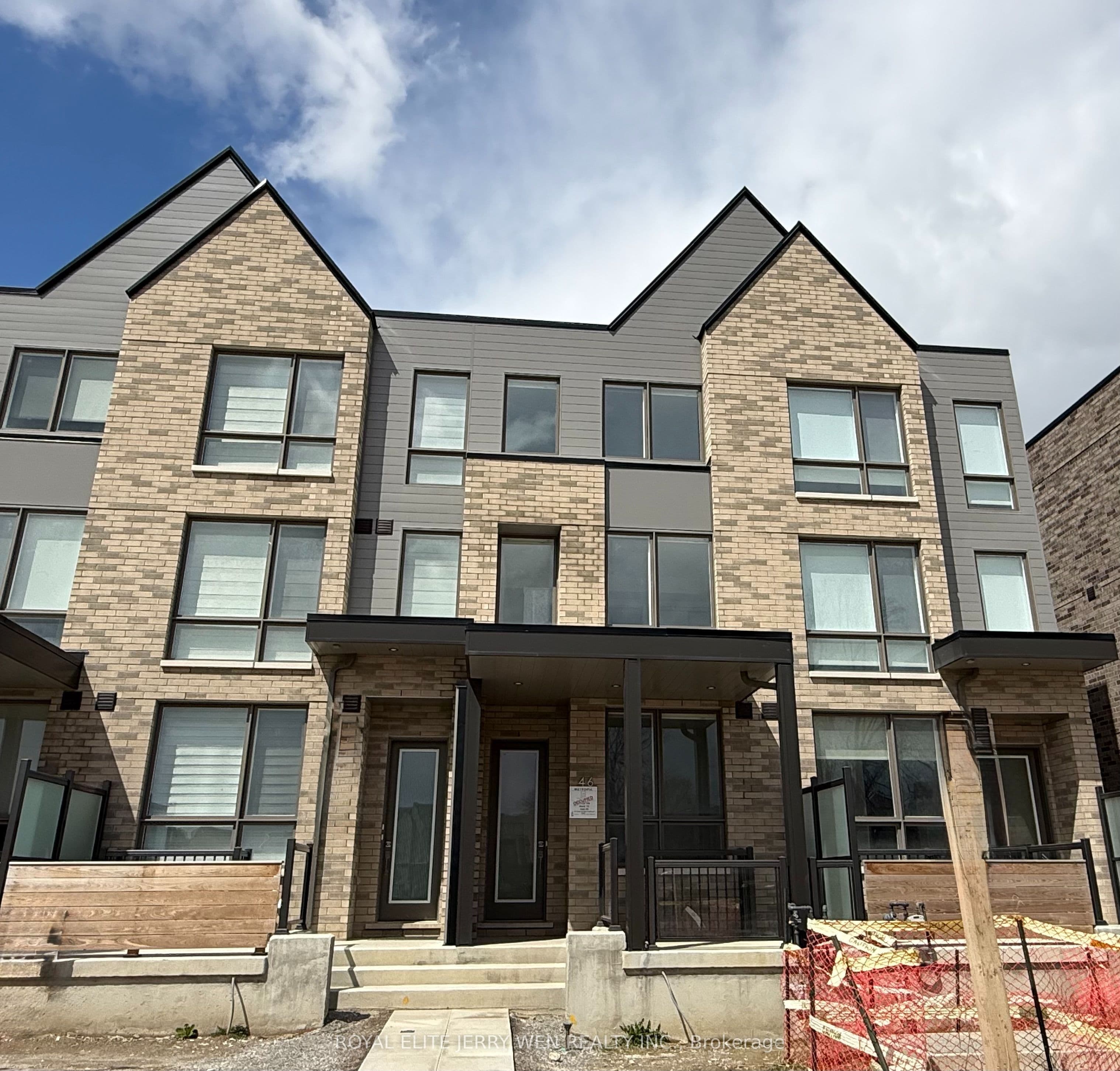 46 Green Gardens Boulevard photo 1
