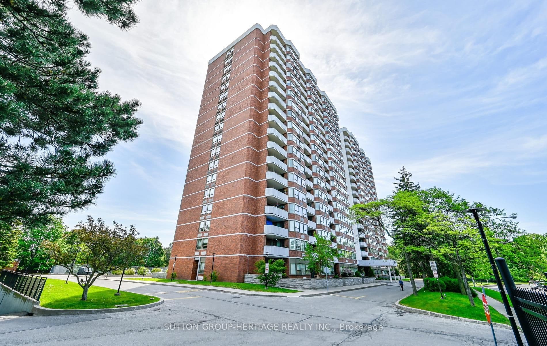 Unit 1915 121 Ling Road photo 1