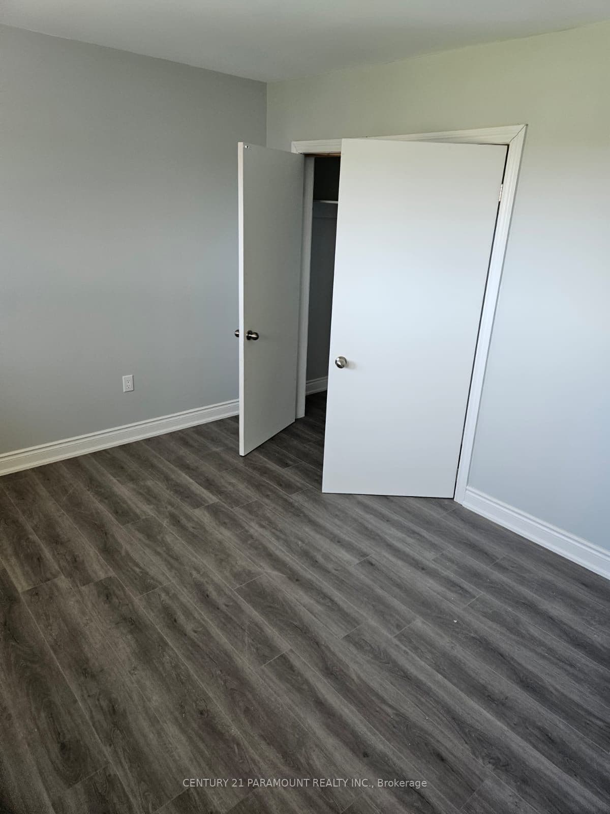 8748 Creditview Road photo 1