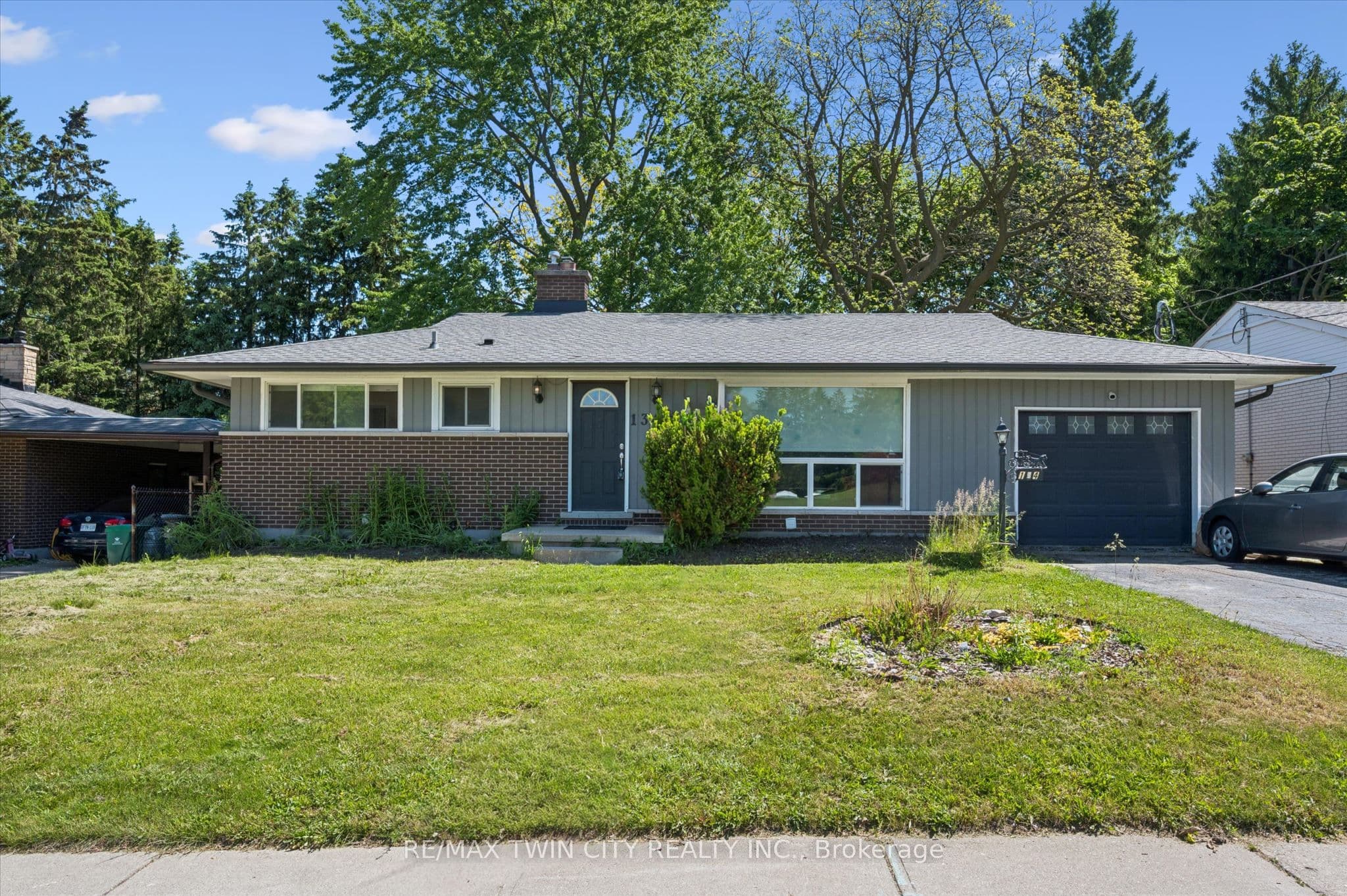 134 Westmount Road photo 1
