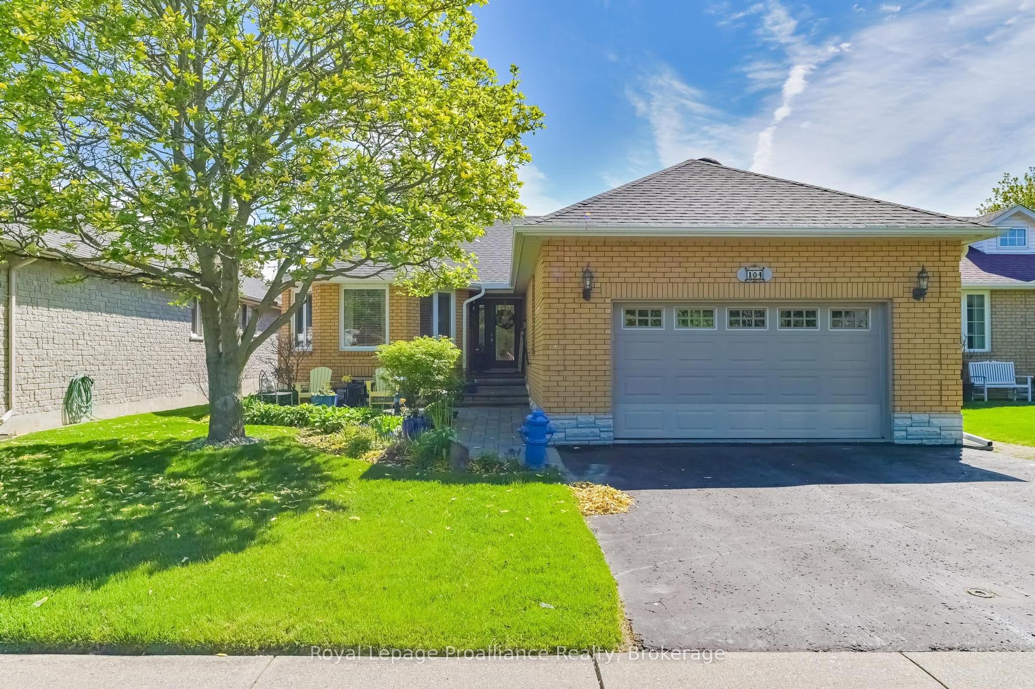 104 East House Crescent photo 1