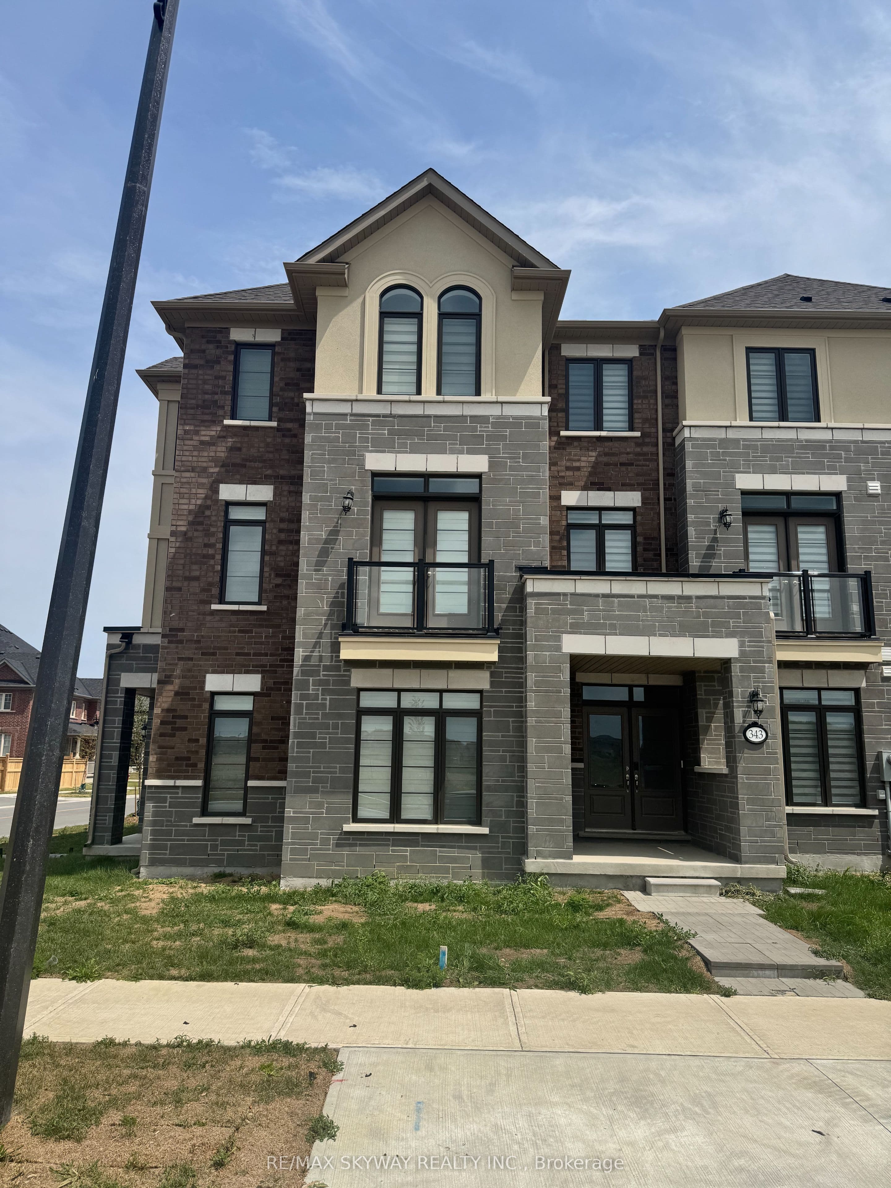 343 Inspire Boulevard photo 1