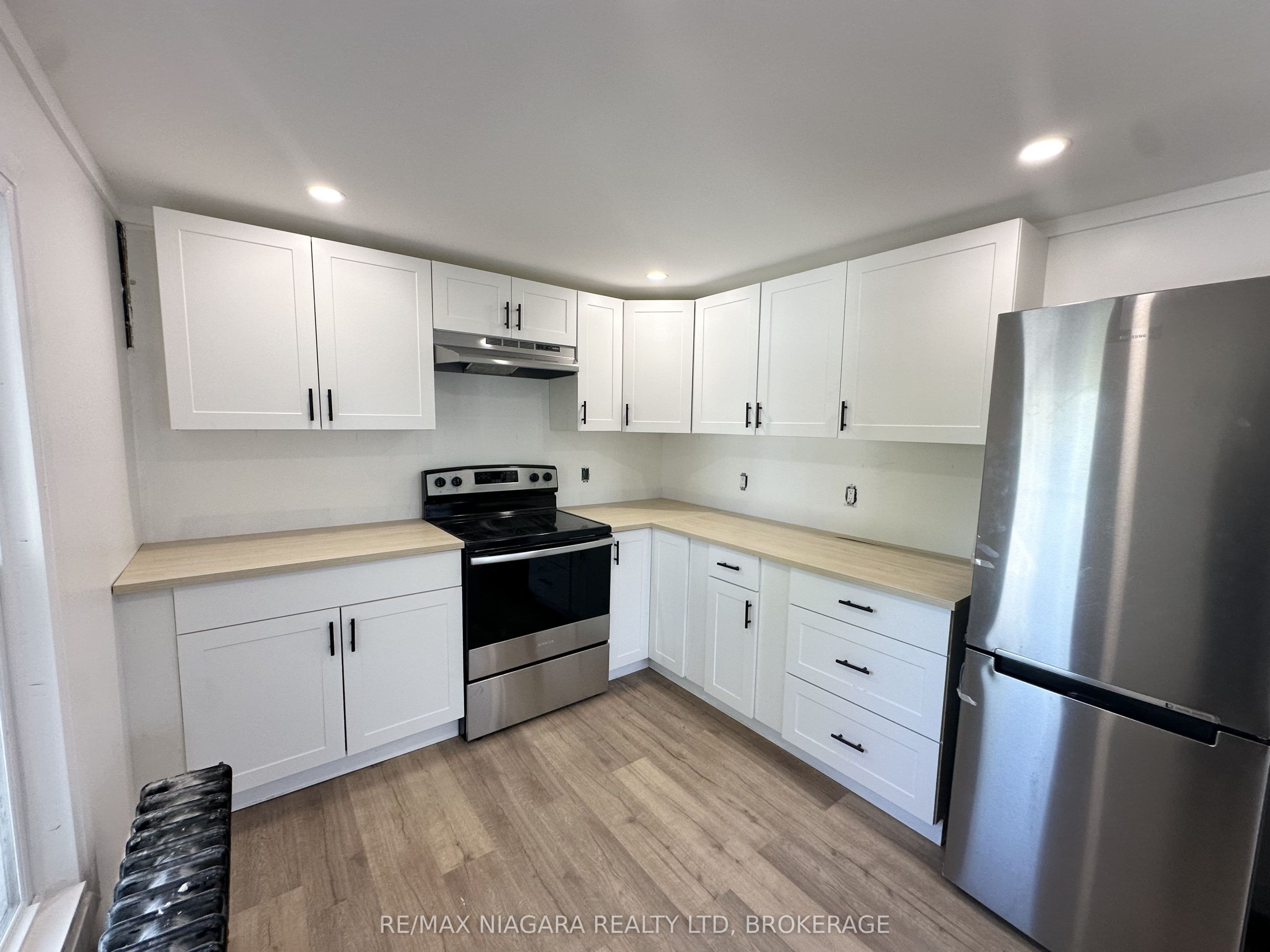 Unit #2 94 Crowland Avenue photo 1