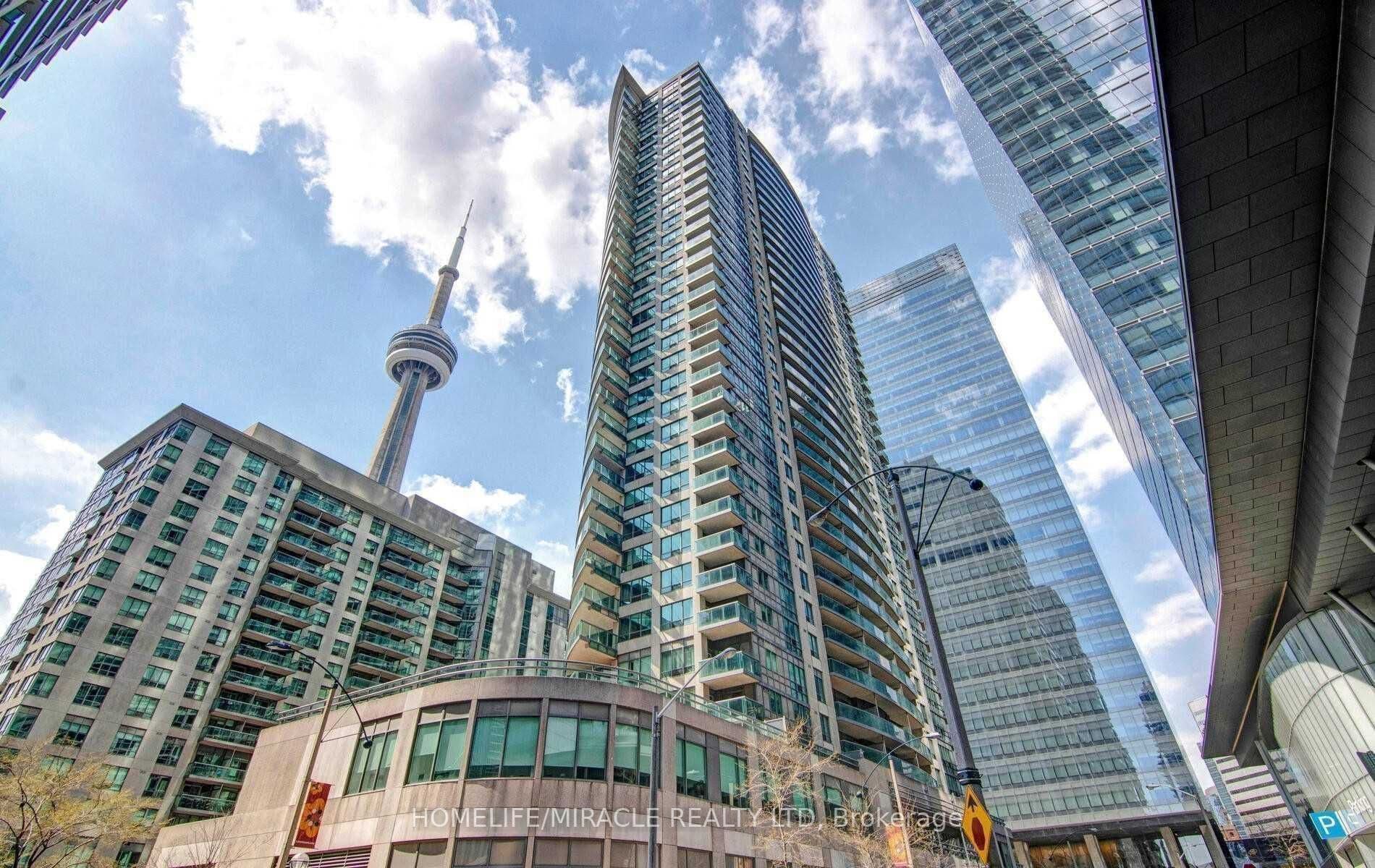 Unit 1509 30 Grand Trunk Crescent photo 1
