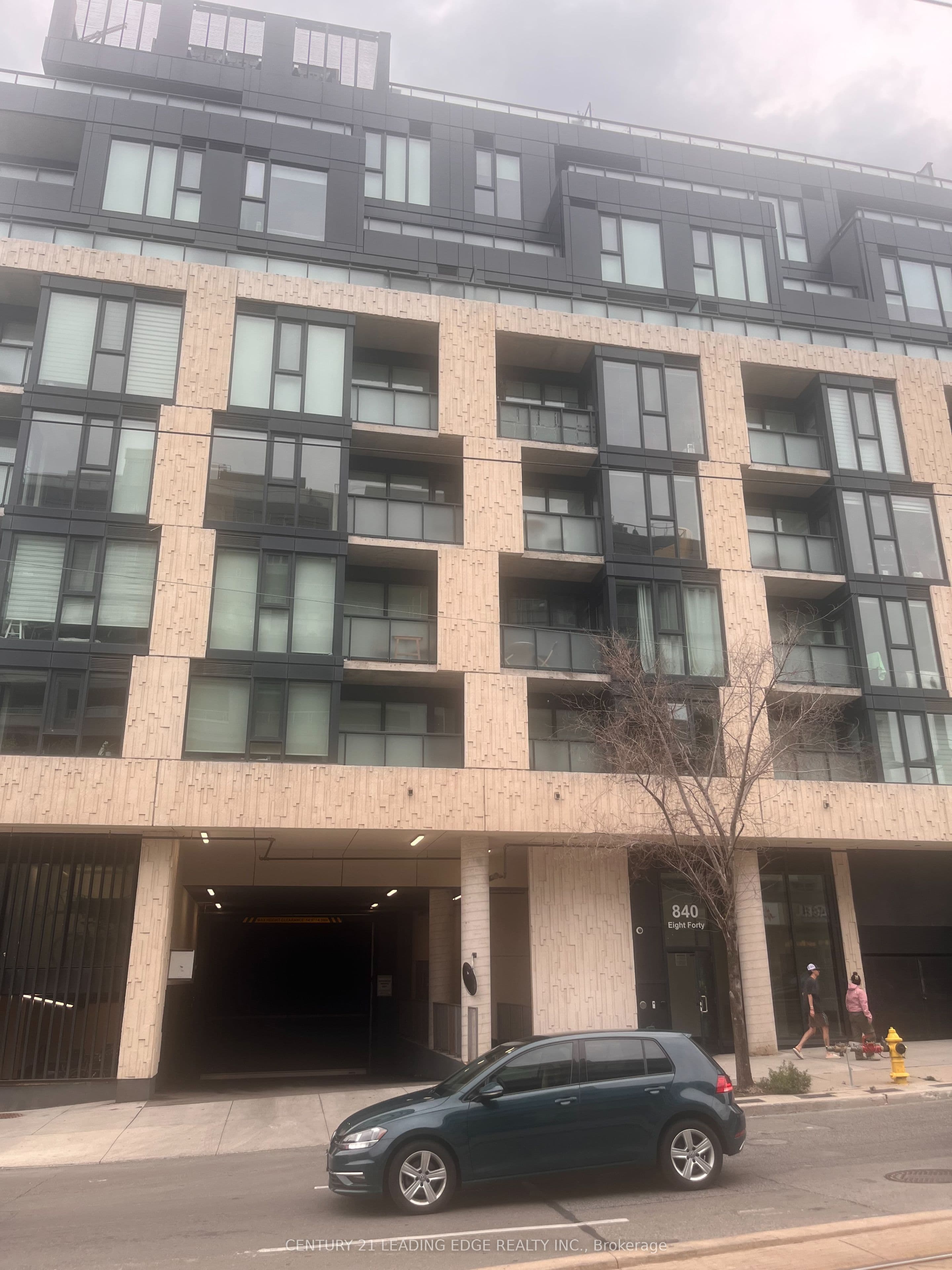 Unit 401 840 St Clair Avenue photo 1