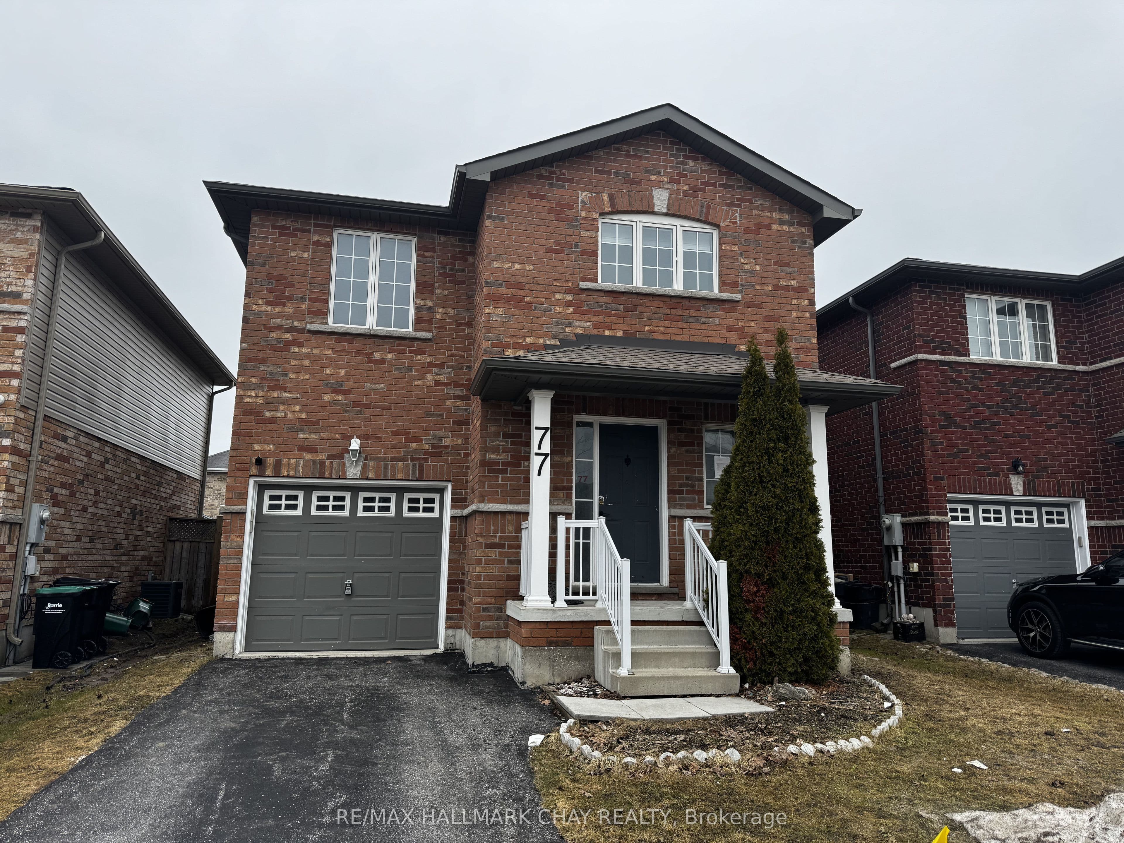 77 White Crescent photo 1