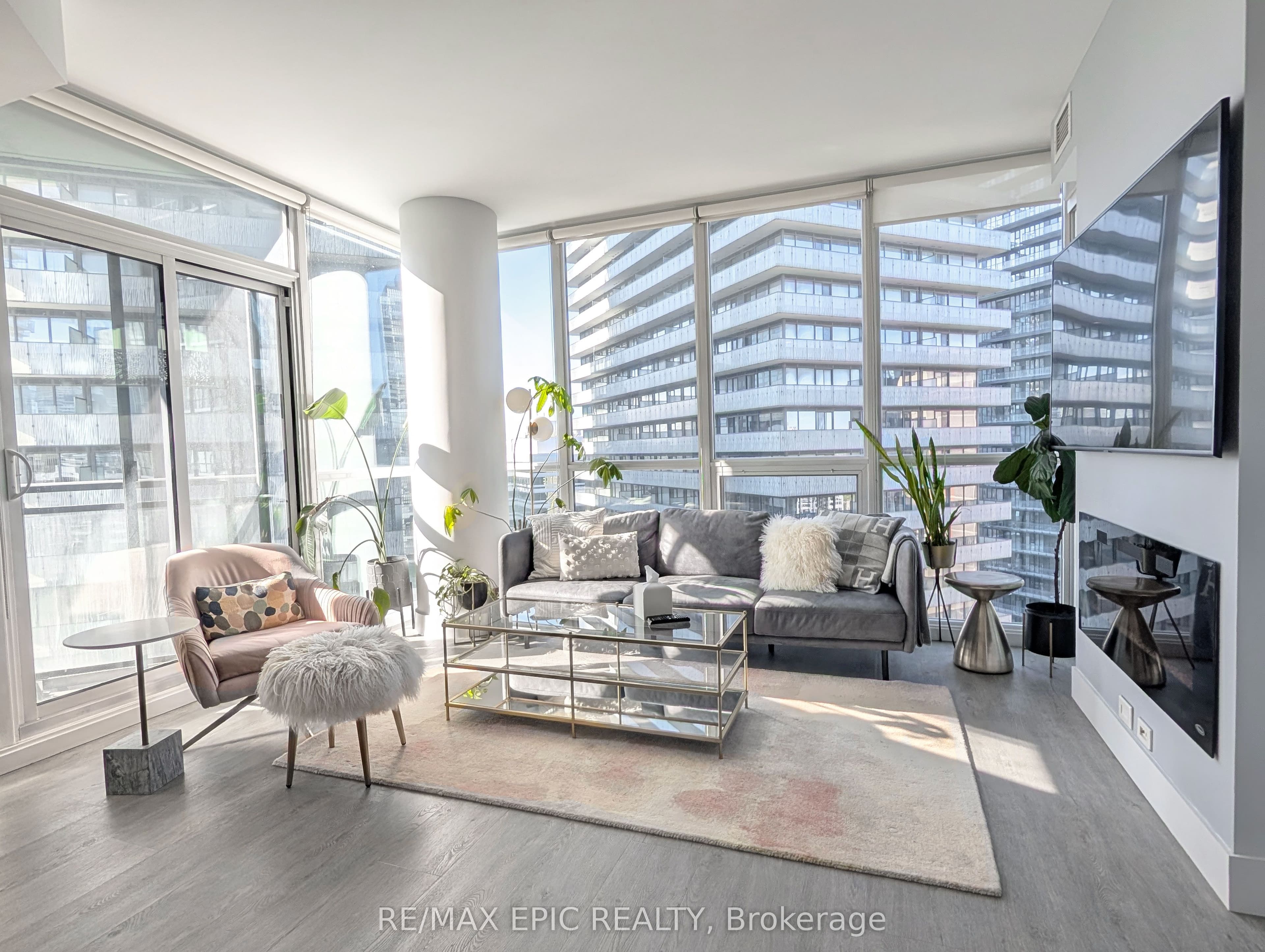 Unit #2309 45 Charles Street photo 1