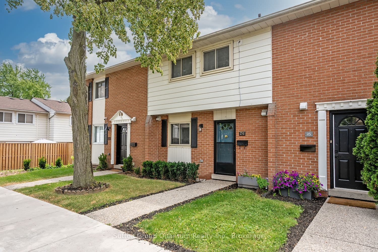 Unit 24 61 Sarah Lane photo 1