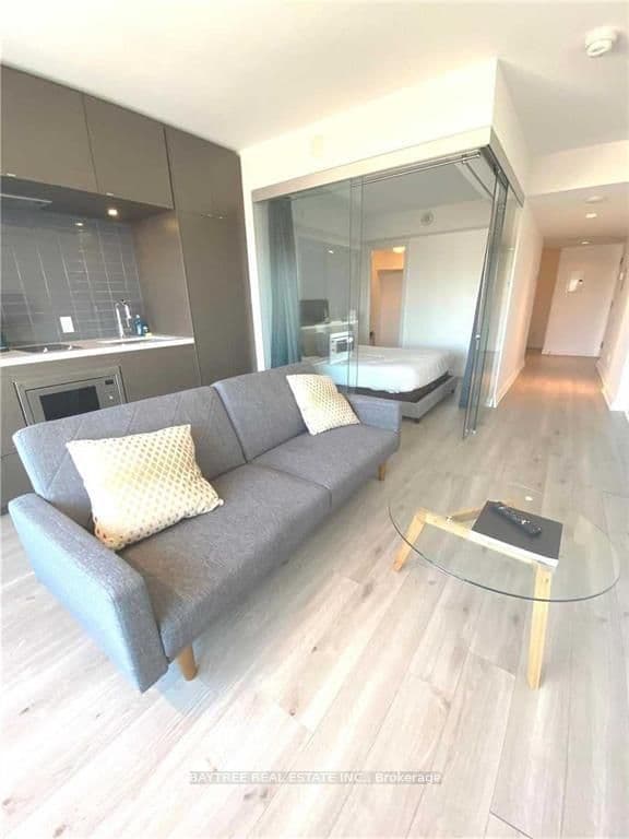 Unit 620 155 Yorkville Avenue photo 1
