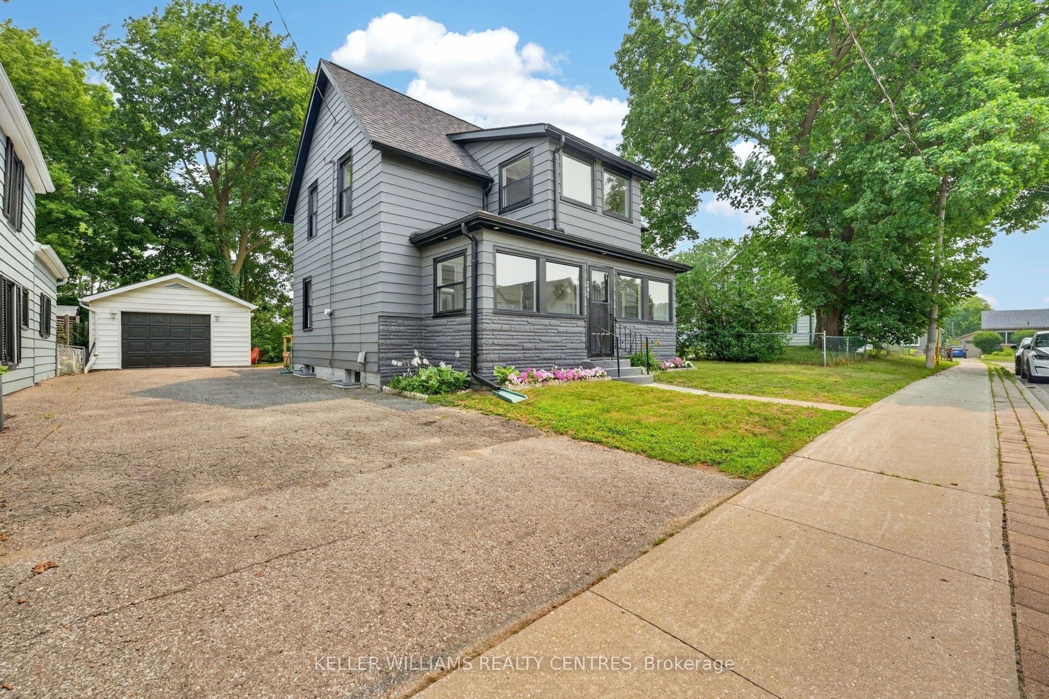 291 Ellen Street photo 1