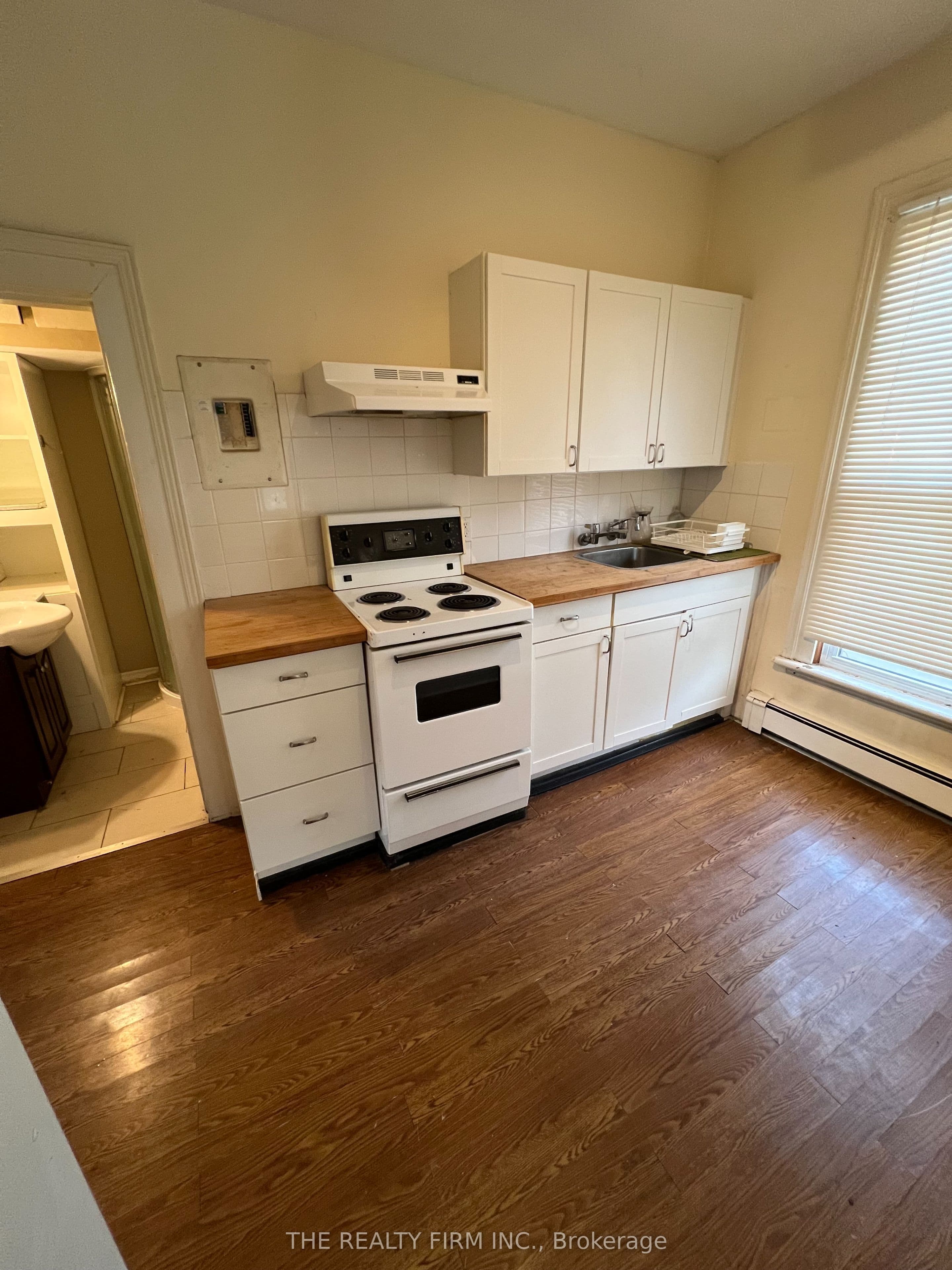 Unit 3 22 Victor Street photo 1