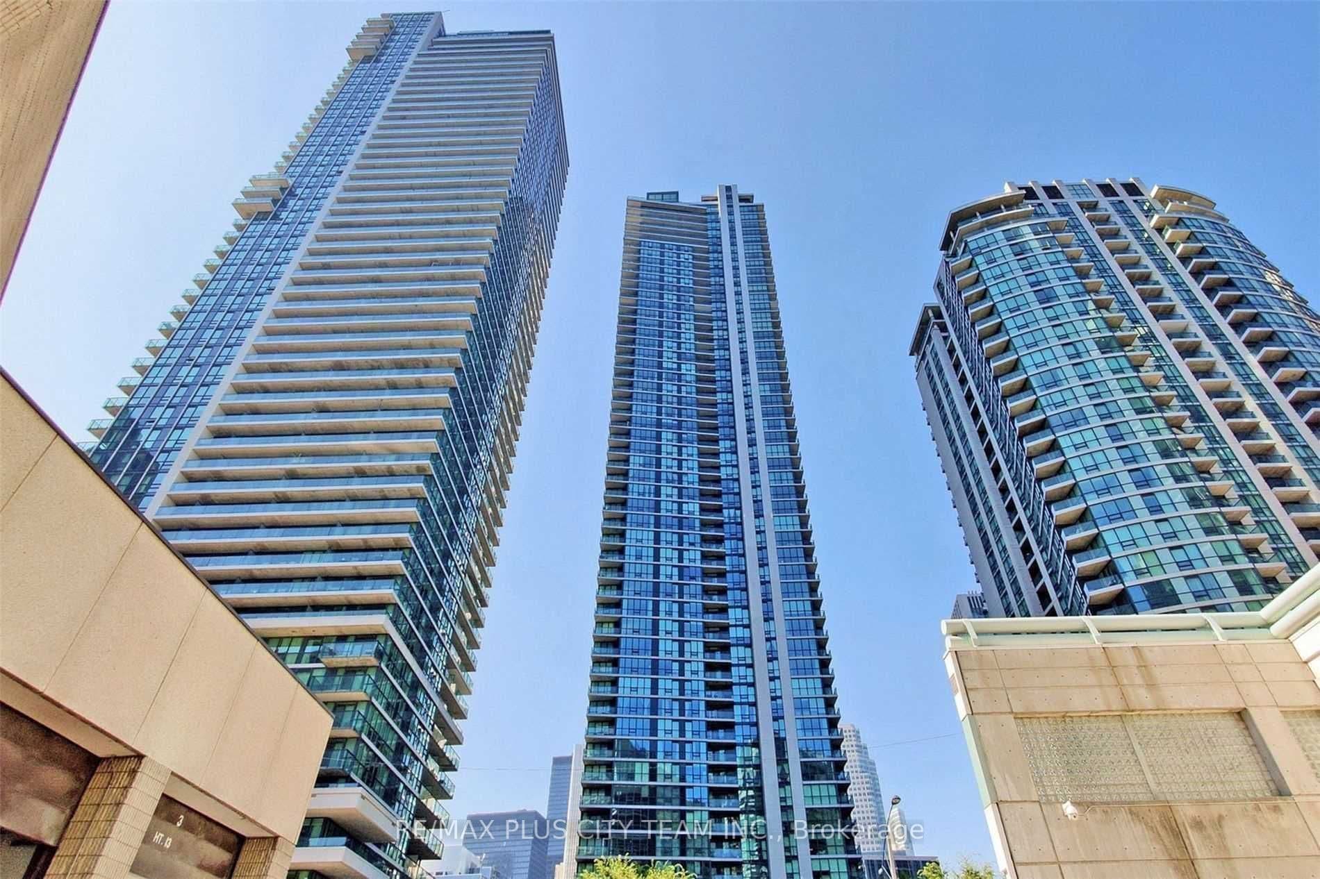 Unit 1802 18 Harbour Street photo 1